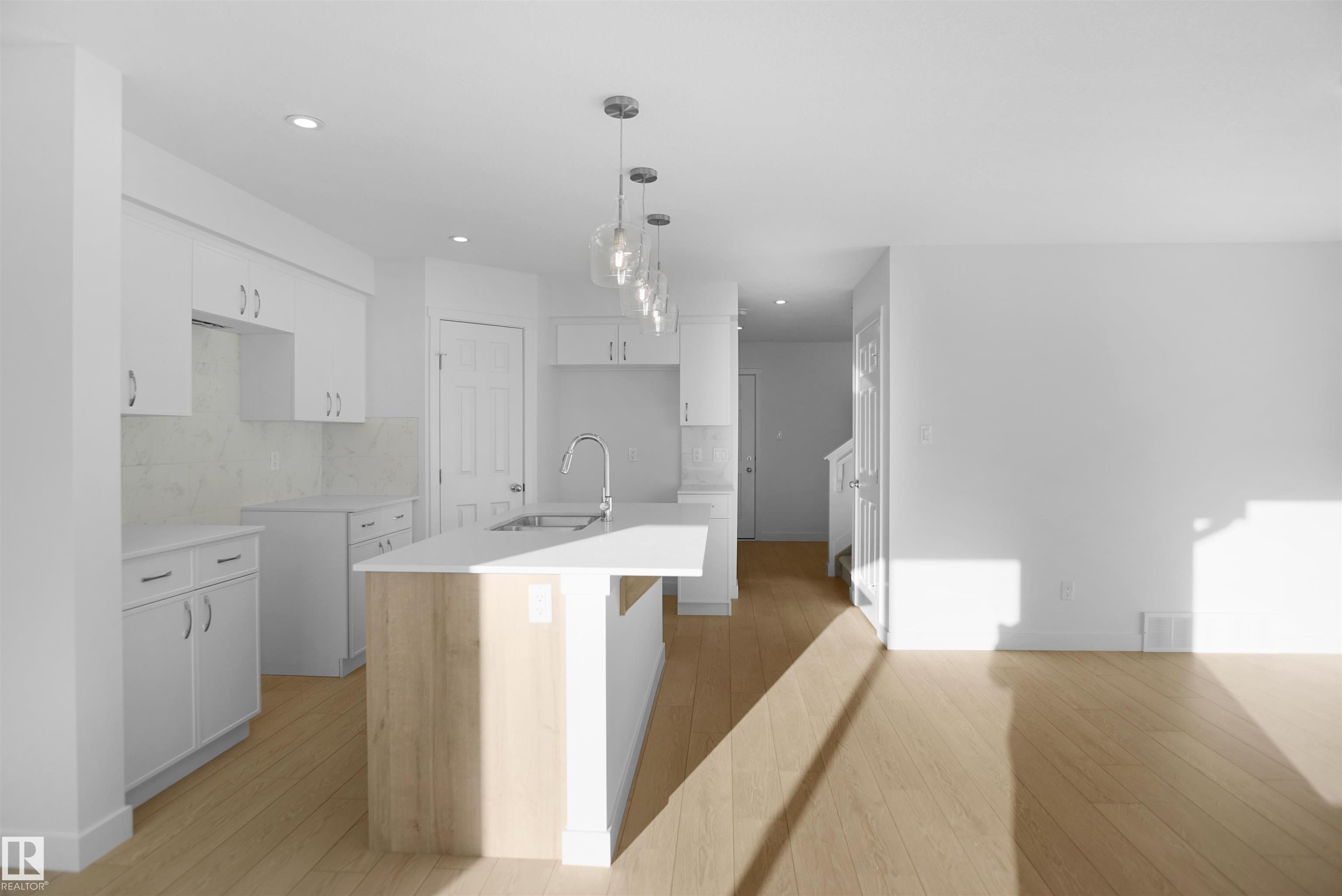 Photo 7 at 903 19 Avenue NW, Aster, Edmonton