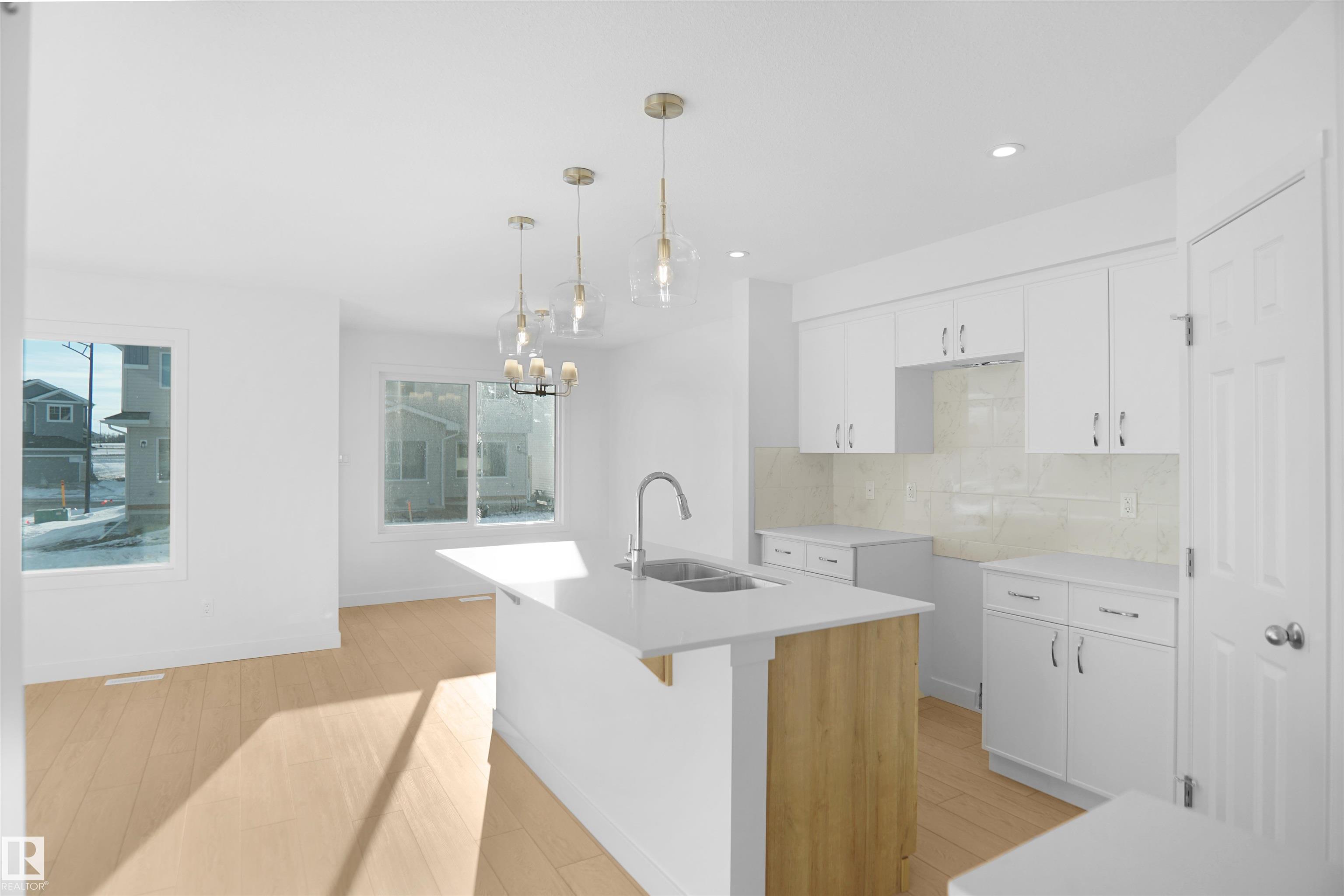 Photo 8 at 903 19 Avenue NW, Aster, Edmonton