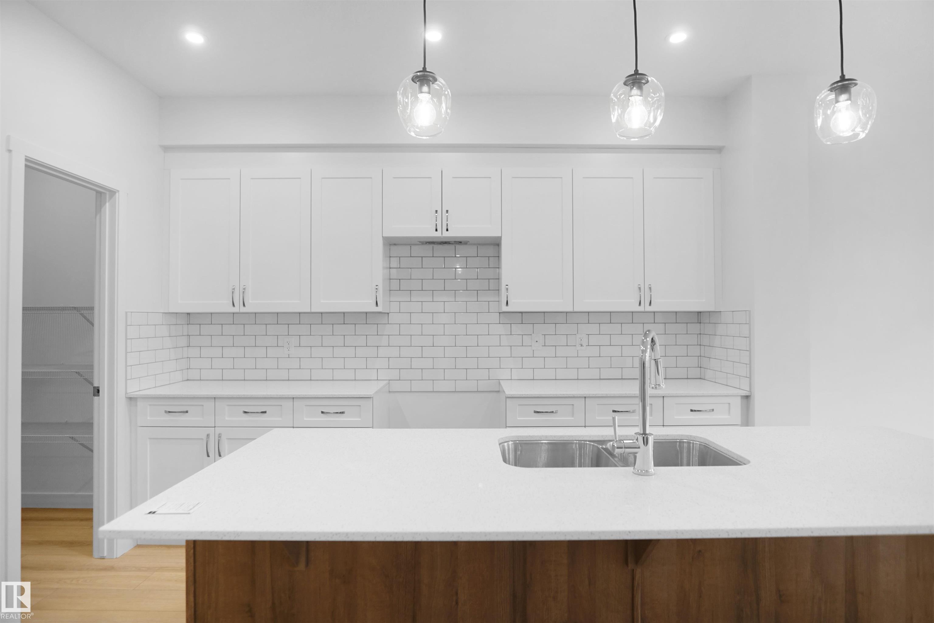 Photo 11 at 3412 122 Street SW, Desrochers Area, Edmonton