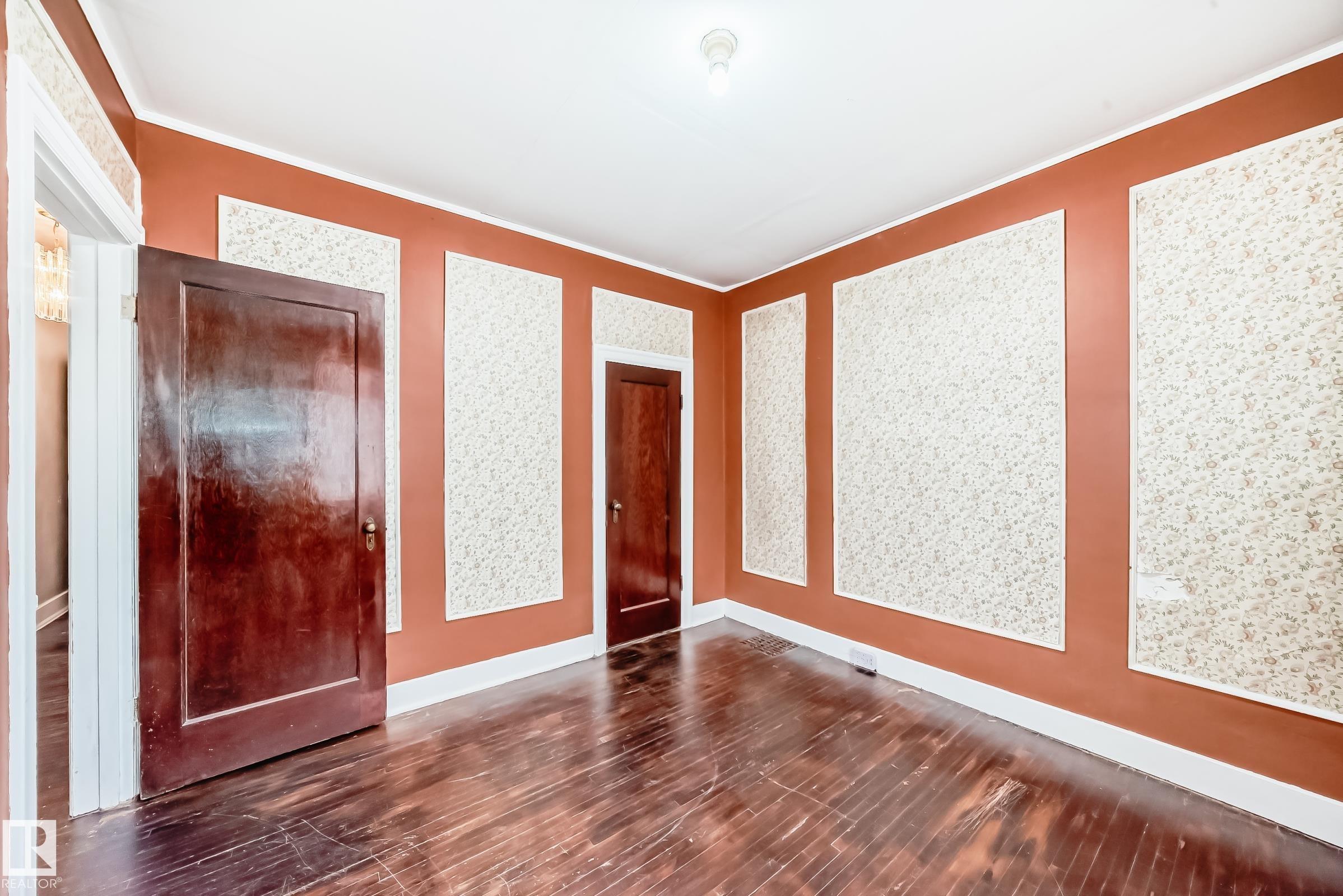 Photo 13 at 11619 96 Street NW, Alberta Avenue, Edmonton