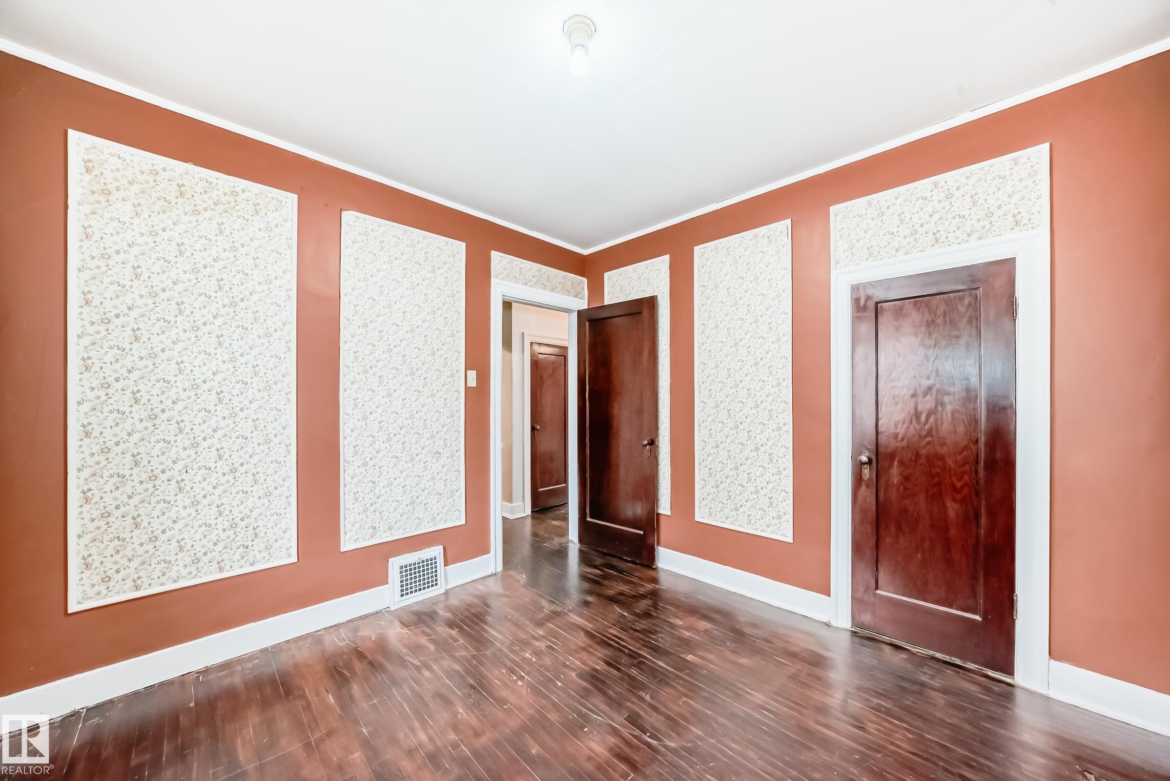 Photo 14 at 11619 96 Street NW, Alberta Avenue, Edmonton