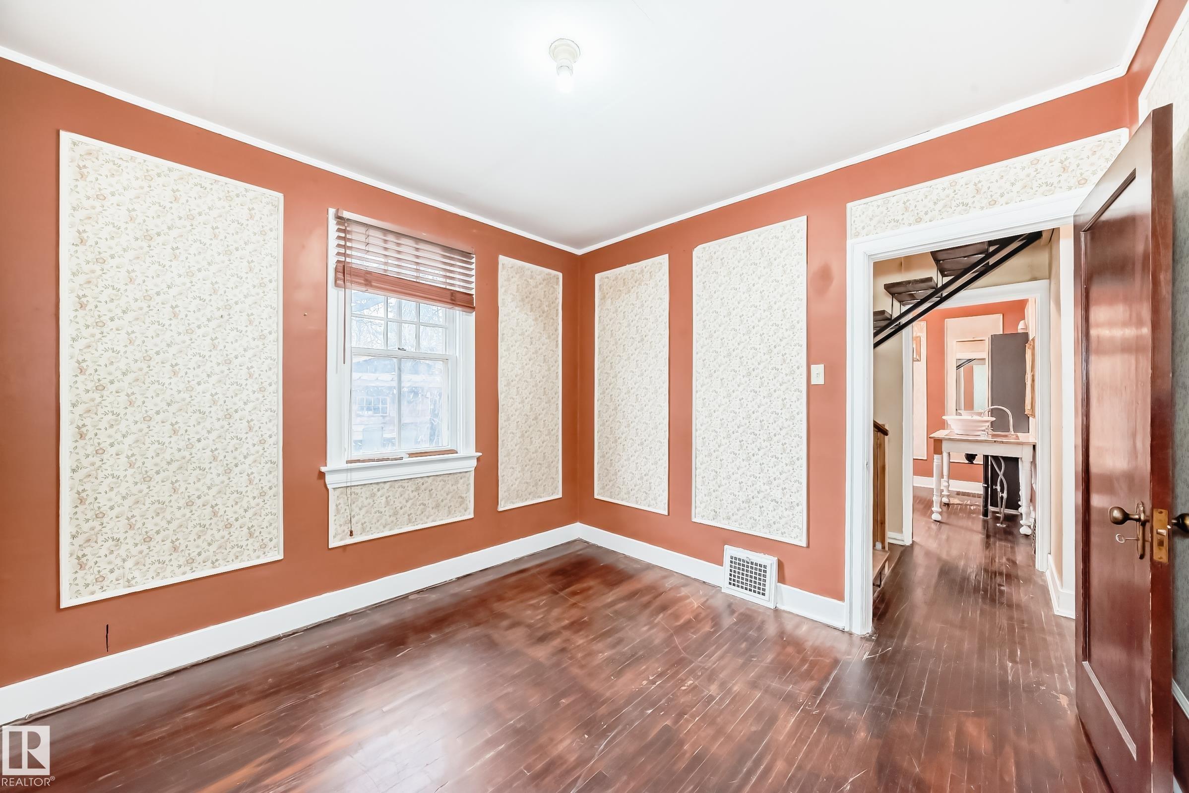 Photo 15 at 11619 96 Street NW, Alberta Avenue, Edmonton