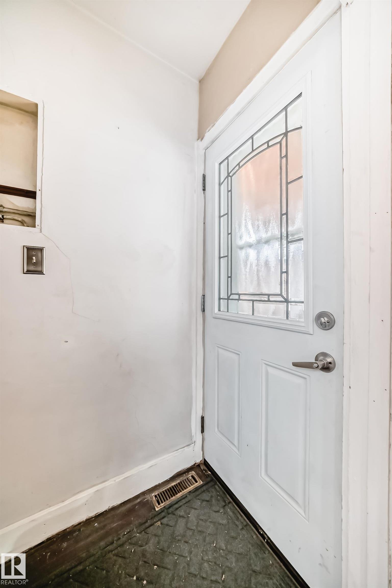 Photo 22 at 11619 96 Street NW, Alberta Avenue, Edmonton