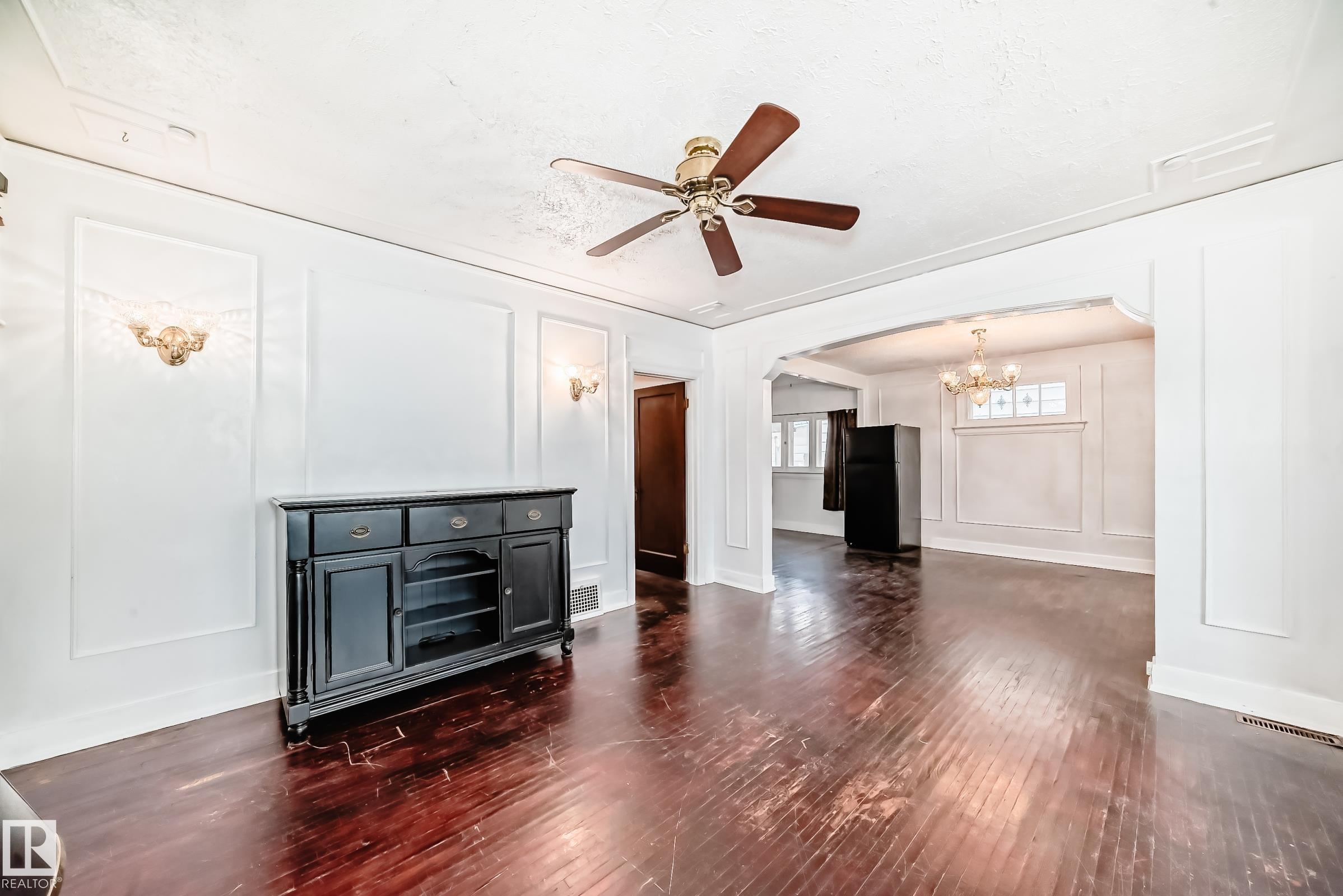 Photo 8 at 11619 96 Street NW, Alberta Avenue, Edmonton