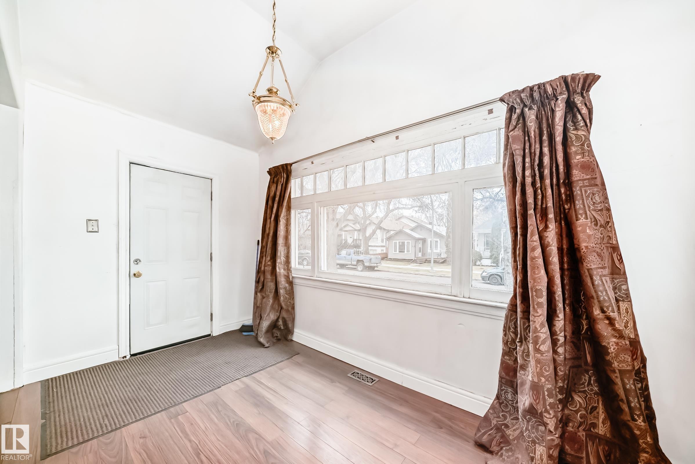 Photo 9 at 11619 96 Street NW, Alberta Avenue, Edmonton