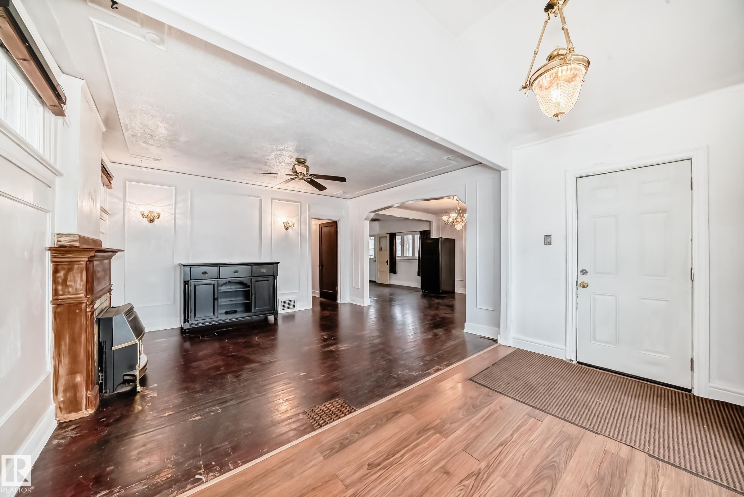 Photo 10 at 11619 96 Street NW, Alberta Avenue, Edmonton