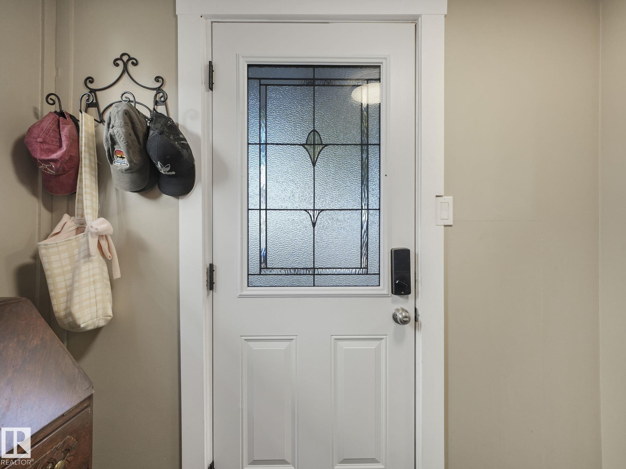 Photo 23 at 10920 92 Street NW, Mccauley, Edmonton