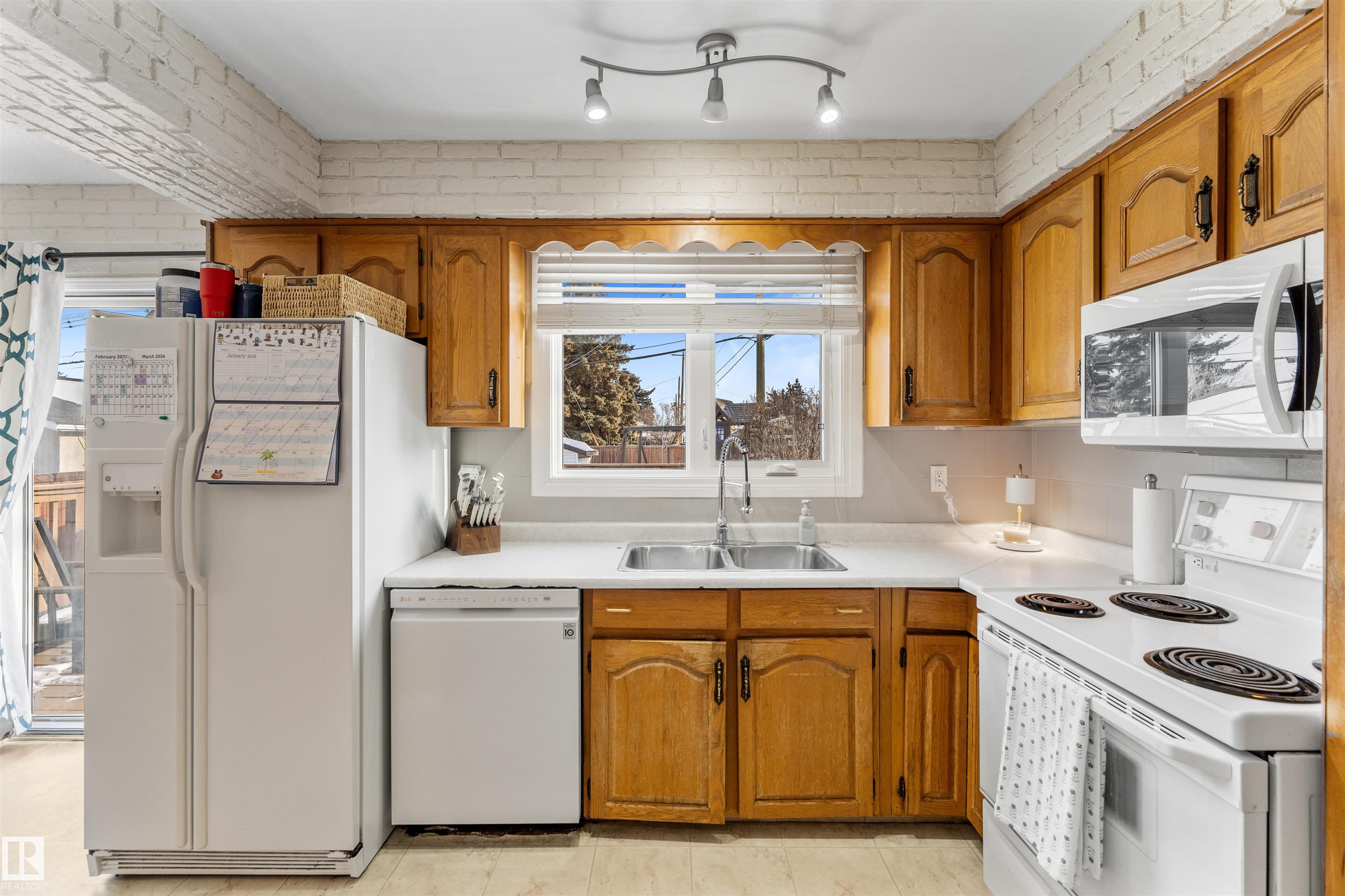 Photo 13 at 35 Linthorpe Road, Broxton Park, Spruce Grove