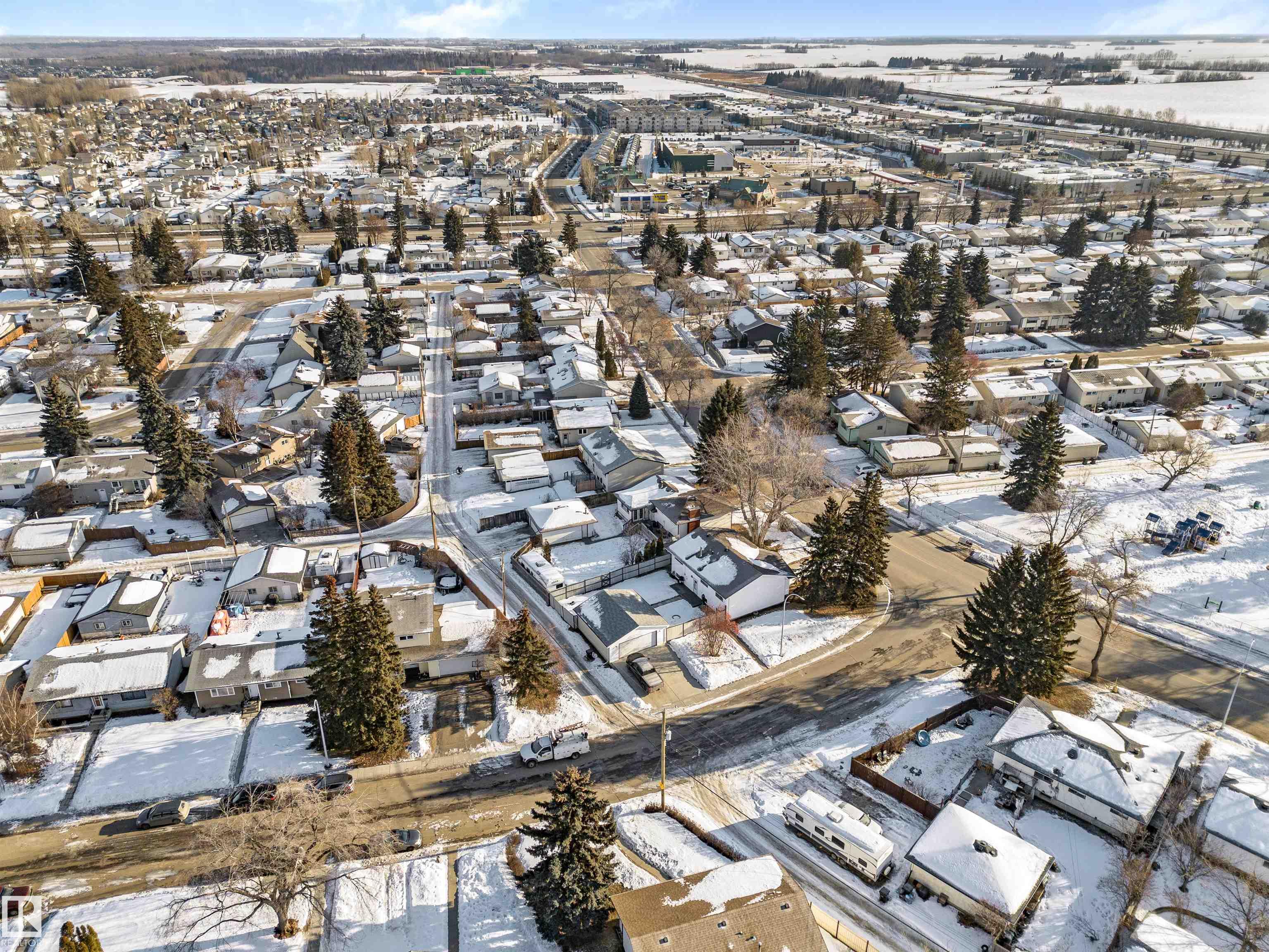 Photo 38 at 35 Linthorpe Road, Broxton Park, Spruce Grove