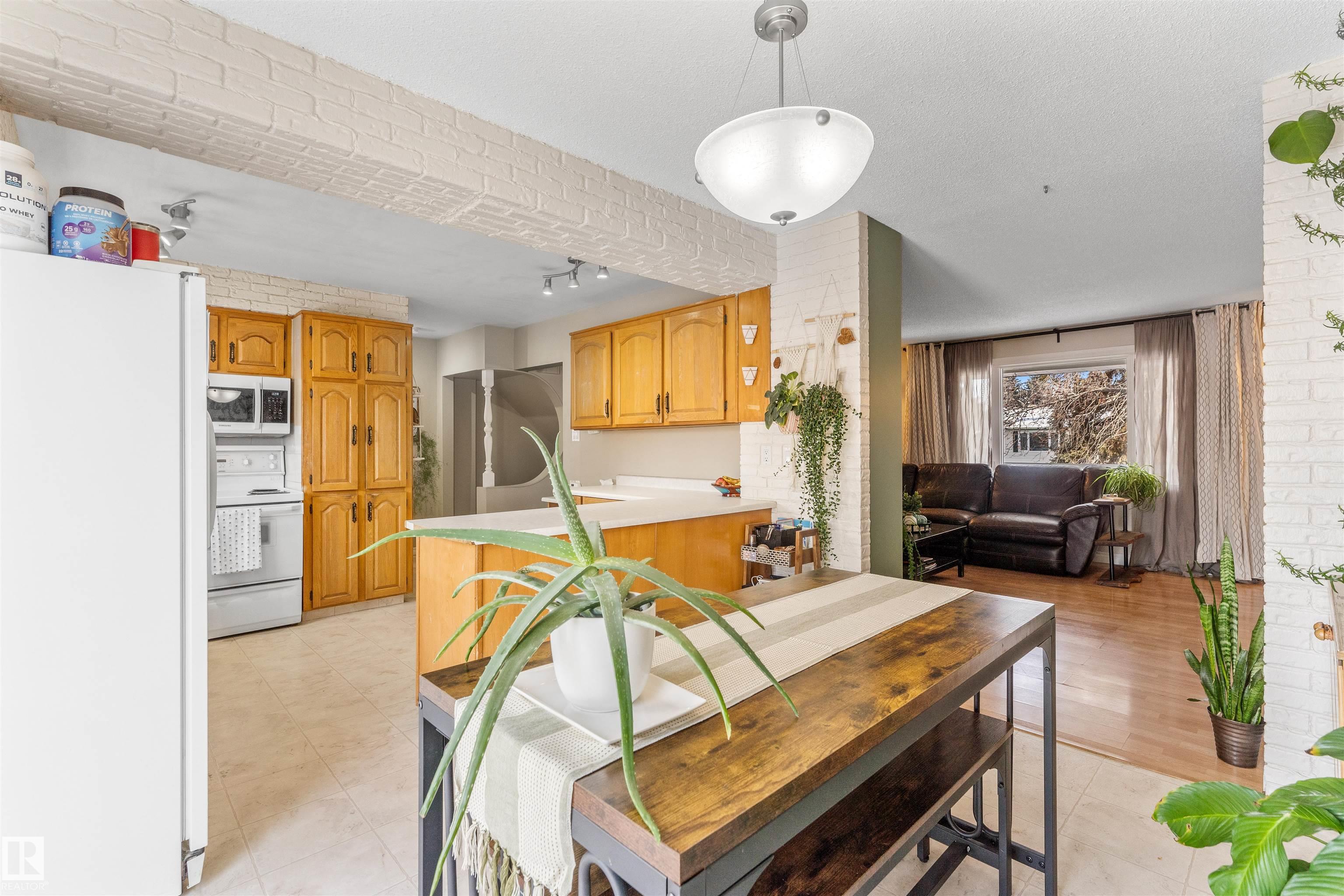 Photo 10 at 35 Linthorpe Road, Broxton Park, Spruce Grove