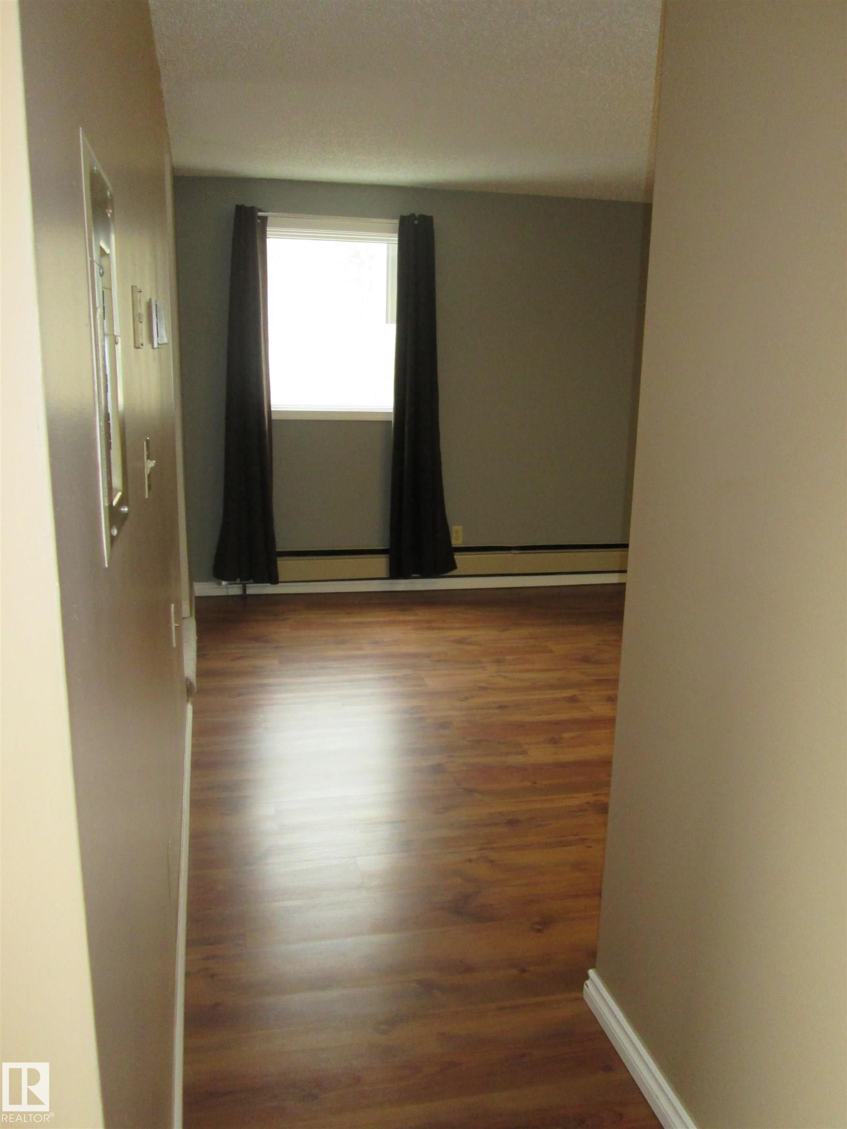 Photo 19 at 10831 80 Avenue NW, Queen Alexandra, Edmonton