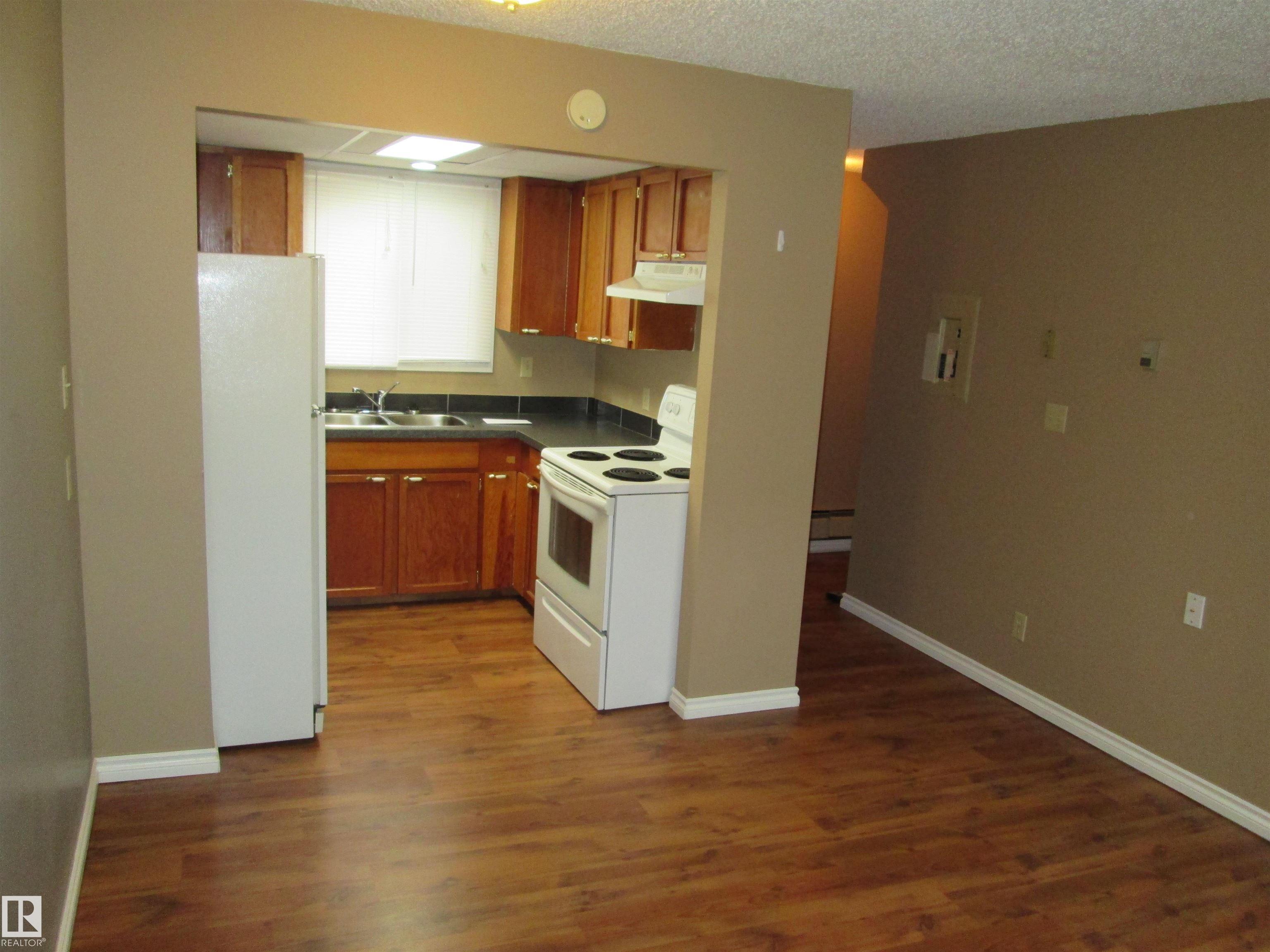 Photo 21 at 10831 80 Avenue NW, Queen Alexandra, Edmonton