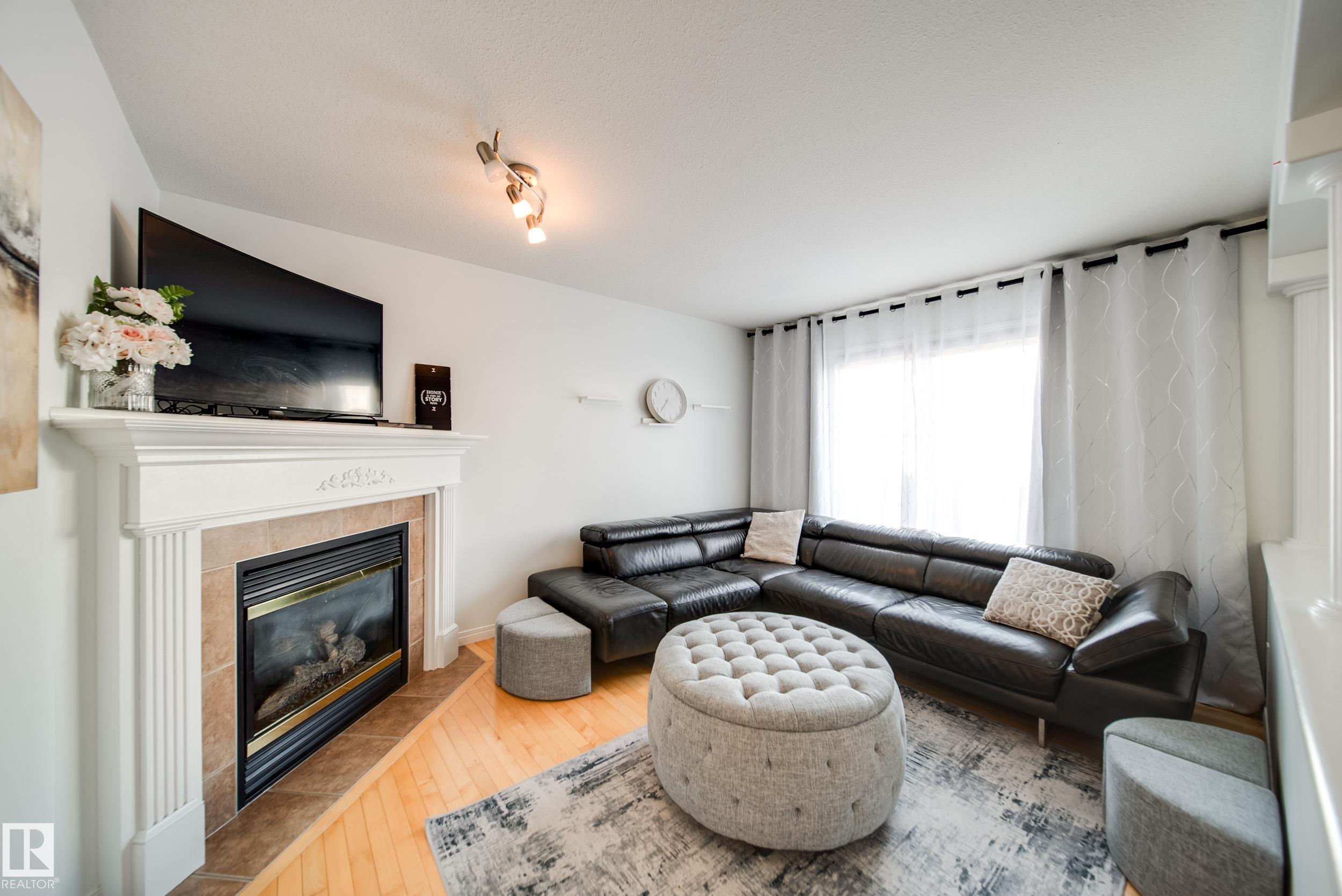 3716 160a Avenue NW, Brintnell, Edmonton photo number 2