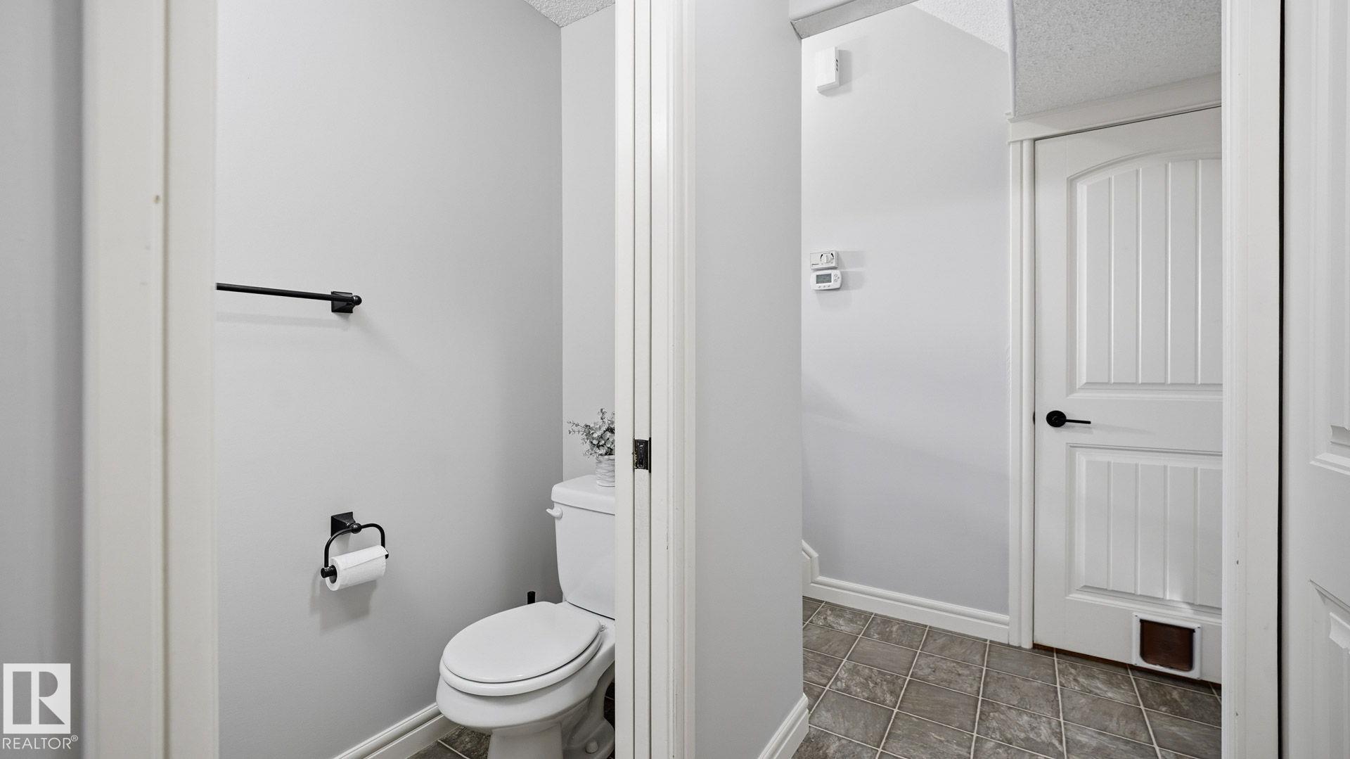 Photo 12 at 9 Hickory Trail, Heatherglen, Spruce Grove