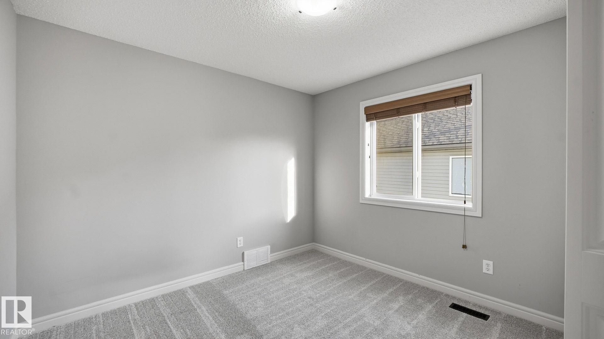 Photo 22 at 9 Hickory Trail, Heatherglen, Spruce Grove