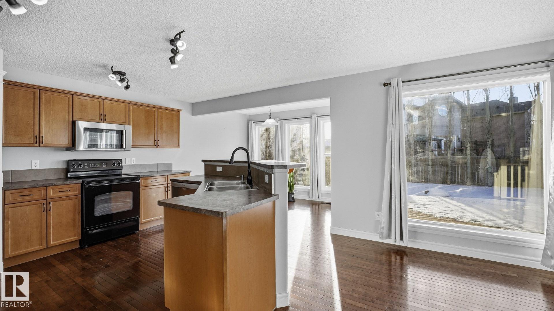 Photo 5 at 9 Hickory Trail, Heatherglen, Spruce Grove