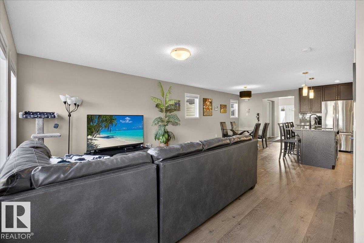 Photo 17 at 5220 20 Avenue SW, Walker, Edmonton