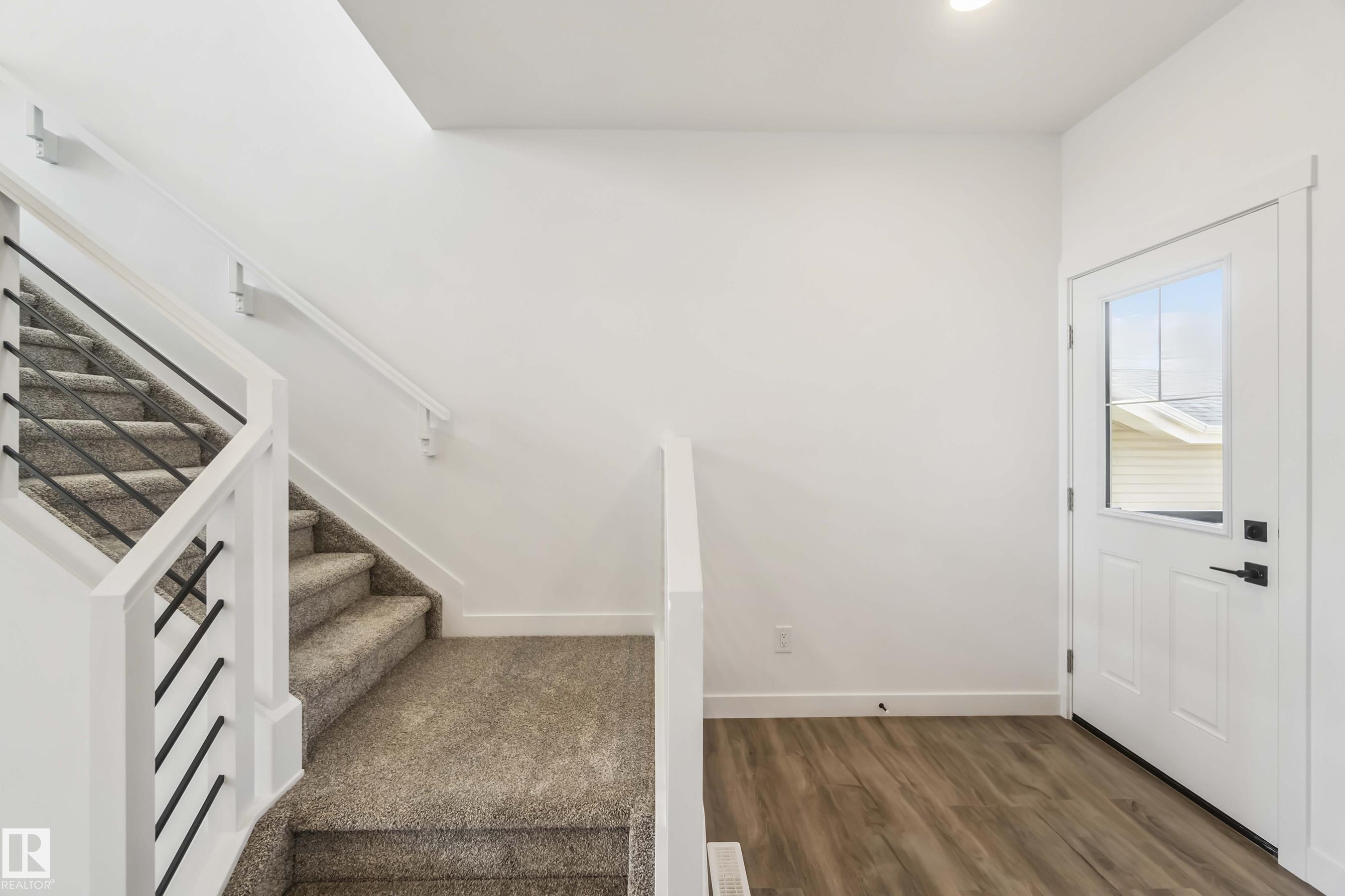 Photo 2 at 19 Springbrook Wynd, Spruce Ridge, Spruce Grove