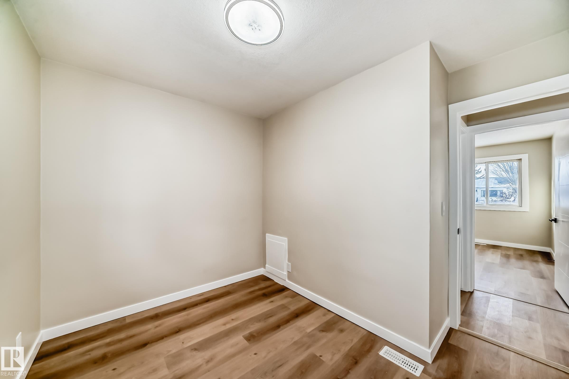 Photo 32 at 12423 141 Street NW, Dovercourt, Edmonton