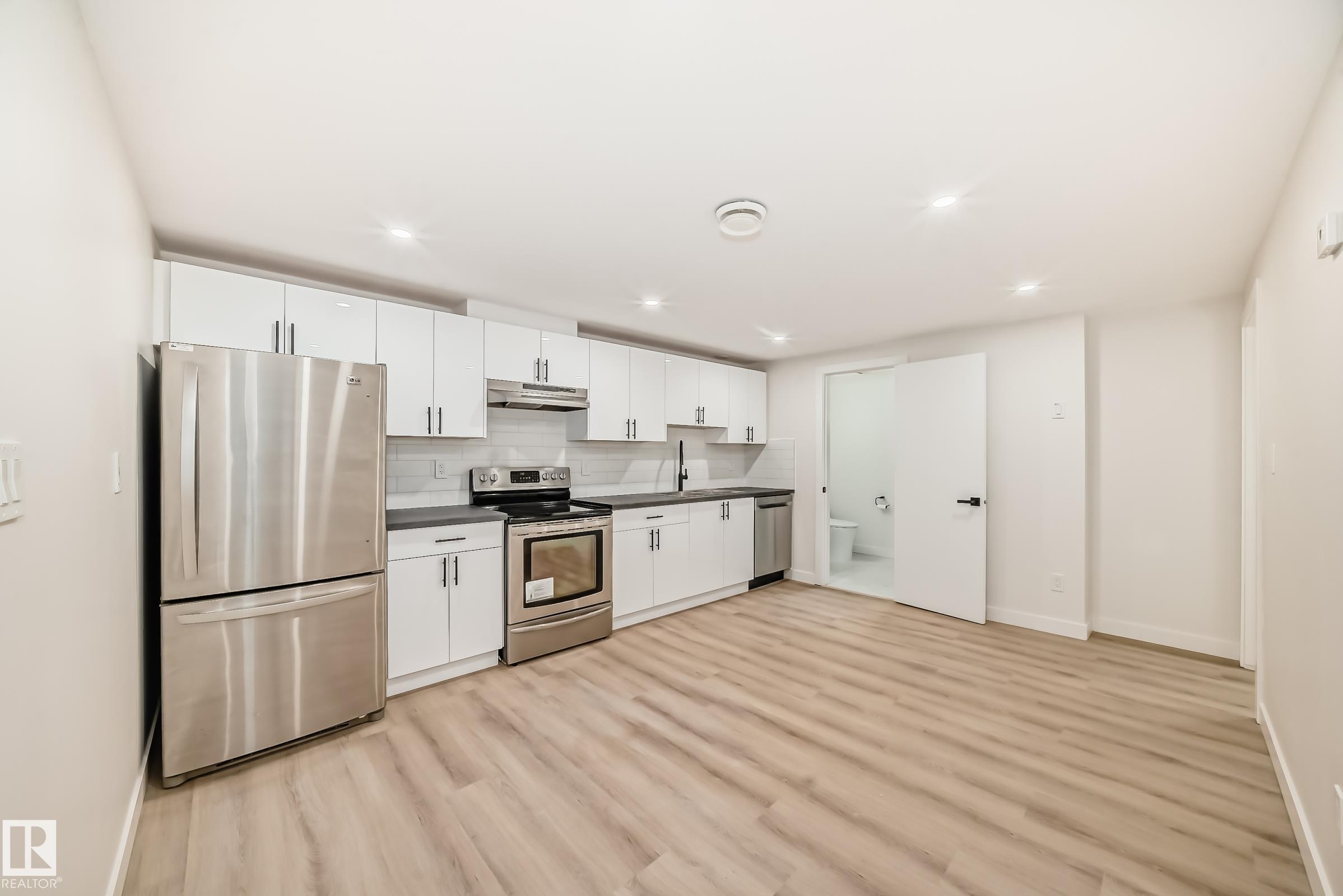 Photo 37 at 12423 141 Street NW, Dovercourt, Edmonton