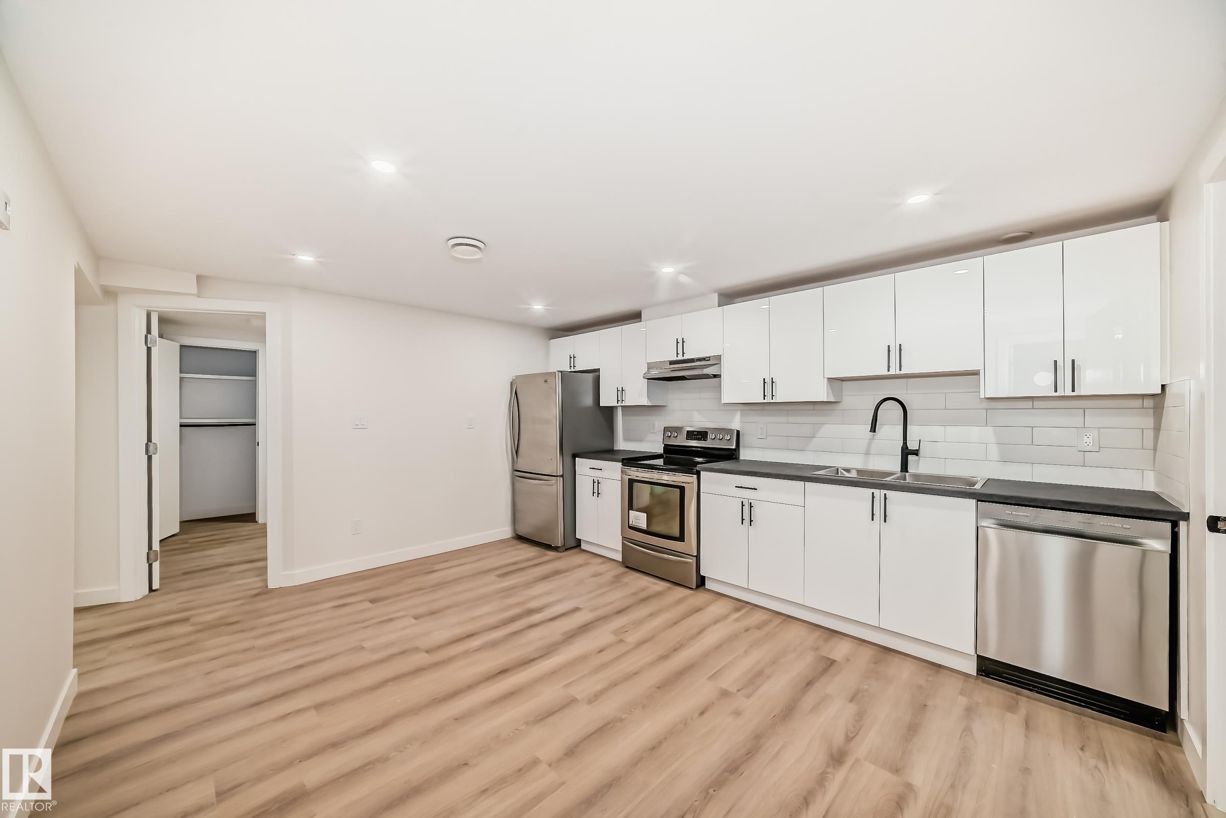 Photo 39 at 12423 141 Street NW, Dovercourt, Edmonton