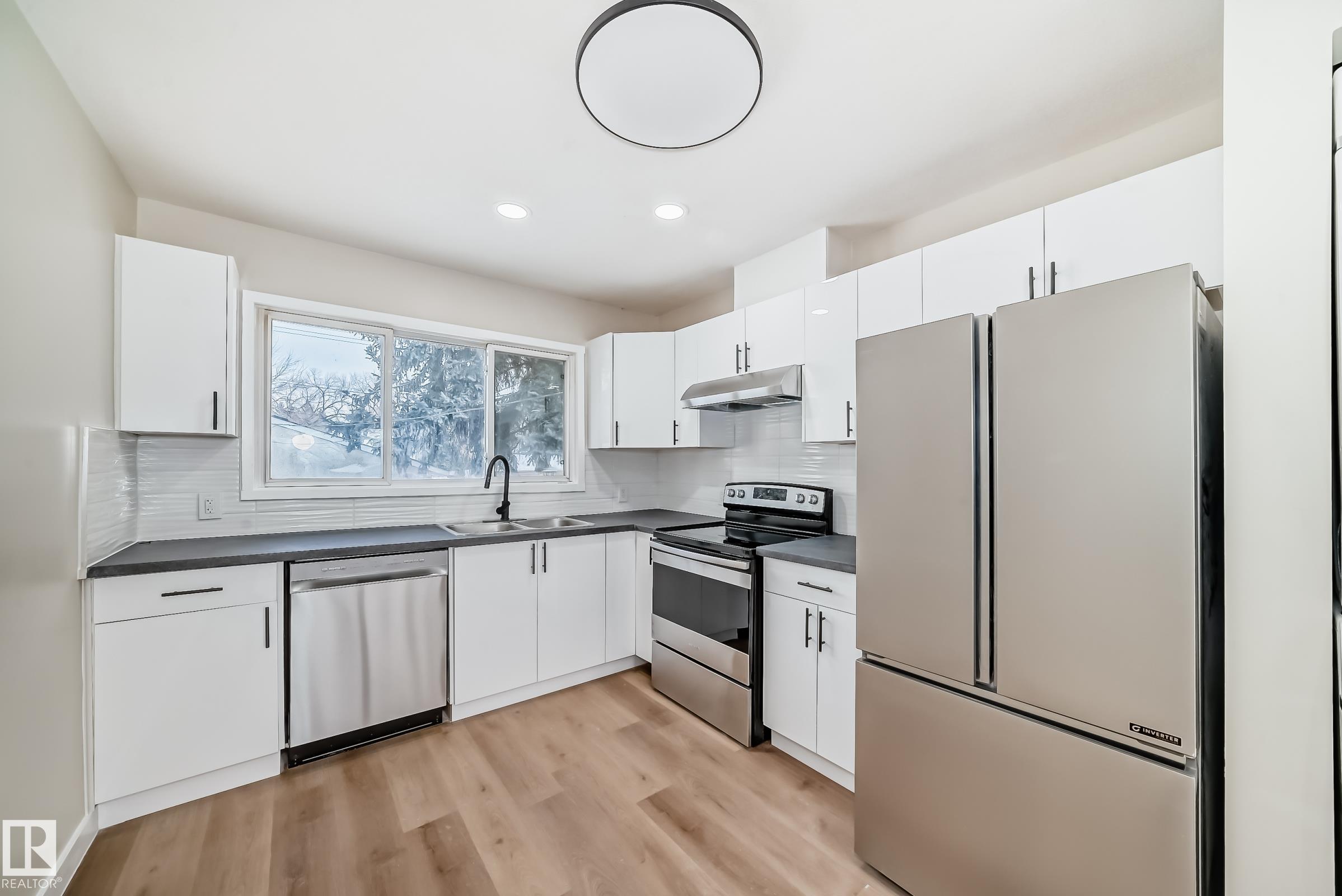 Photo 10 at 12423 141 Street NW, Dovercourt, Edmonton