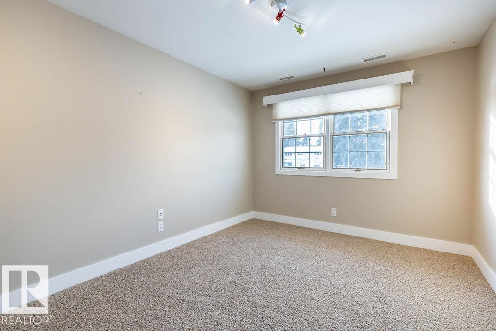 Photo 33 at 104 Quesnell Crescent NW, Quesnell Heights, Edmonton