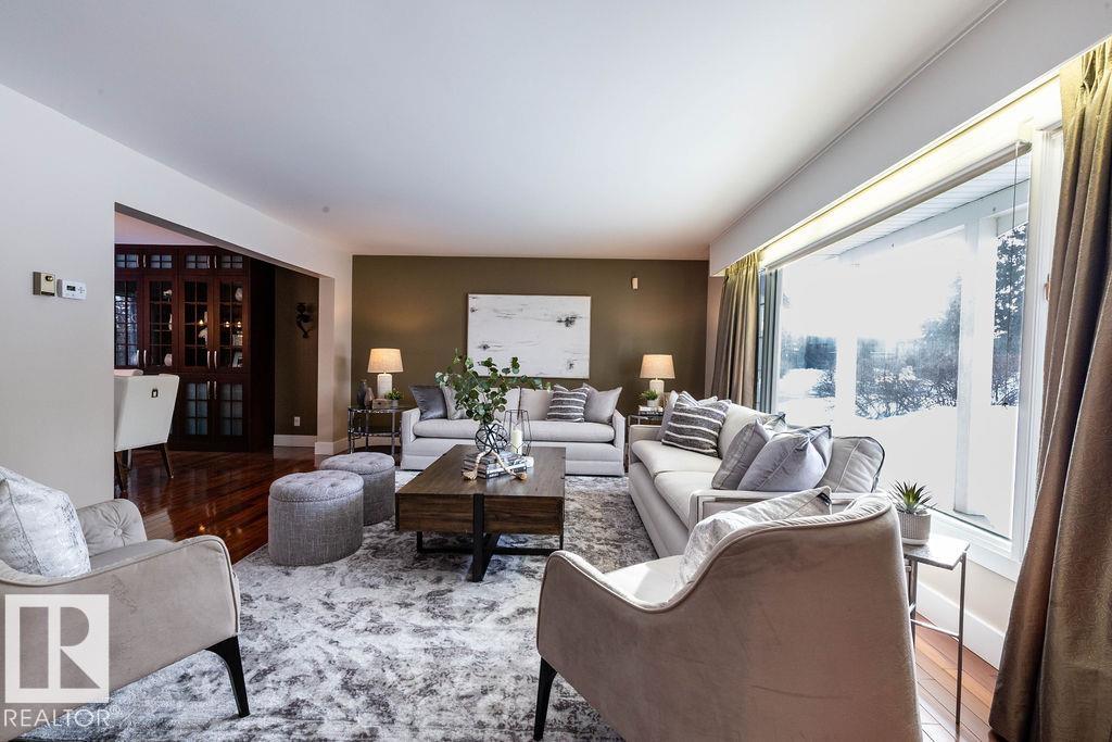 Photo 7 at 104 Quesnell Crescent NW, Quesnell Heights, Edmonton