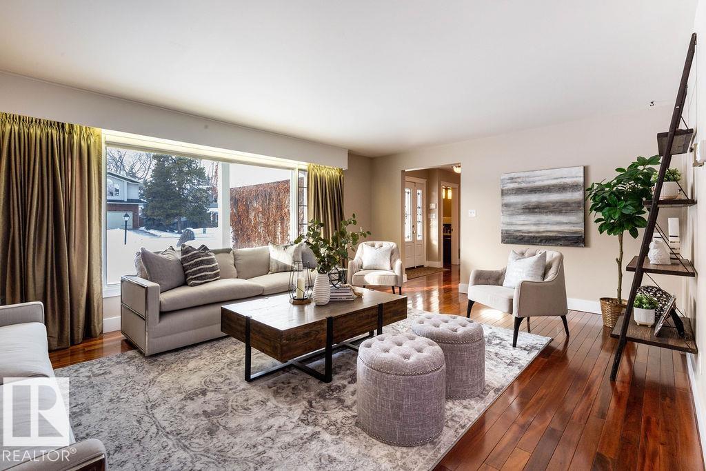 Photo 10 at 104 Quesnell Crescent NW, Quesnell Heights, Edmonton