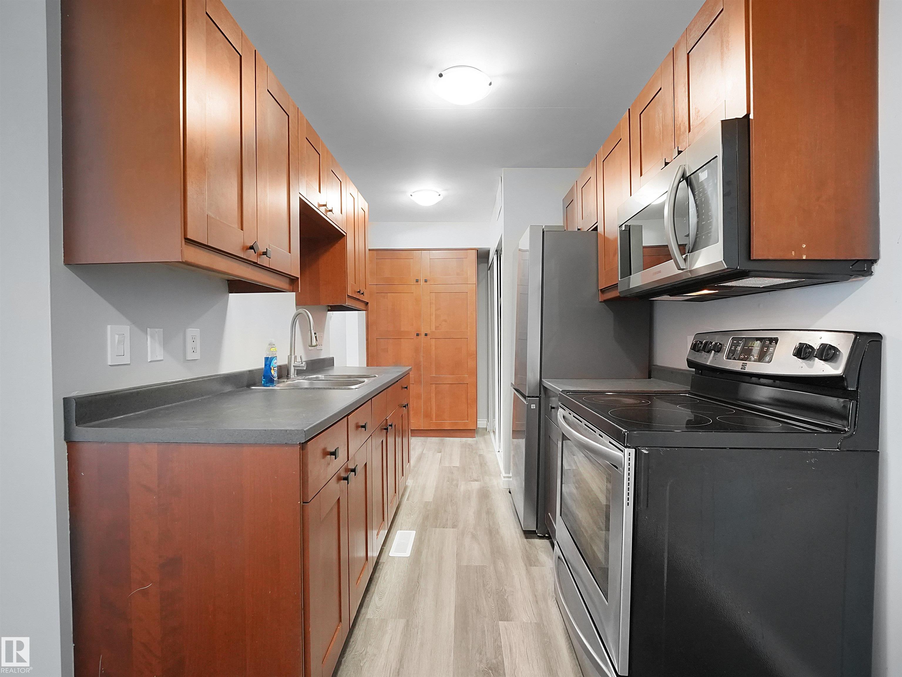 Photo 11 at 1460 Lakewood Road W NW, Tipaskan, Edmonton