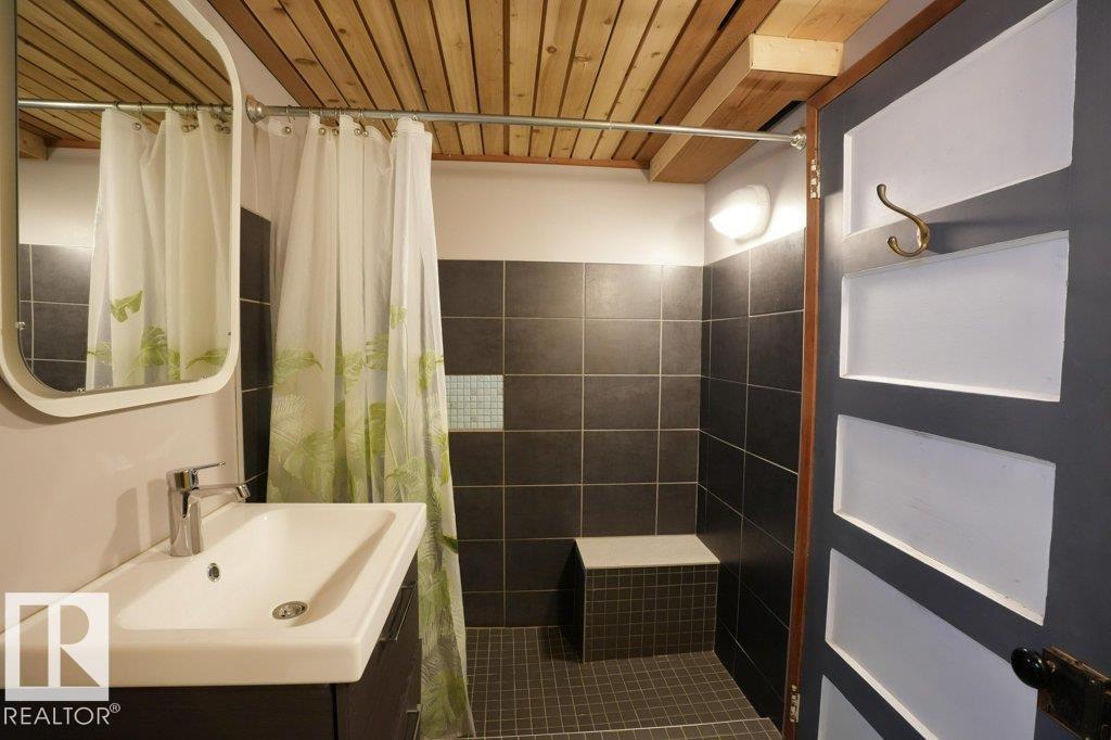 Photo 13 at 11720 135a Street NW, Woodcroft, Edmonton