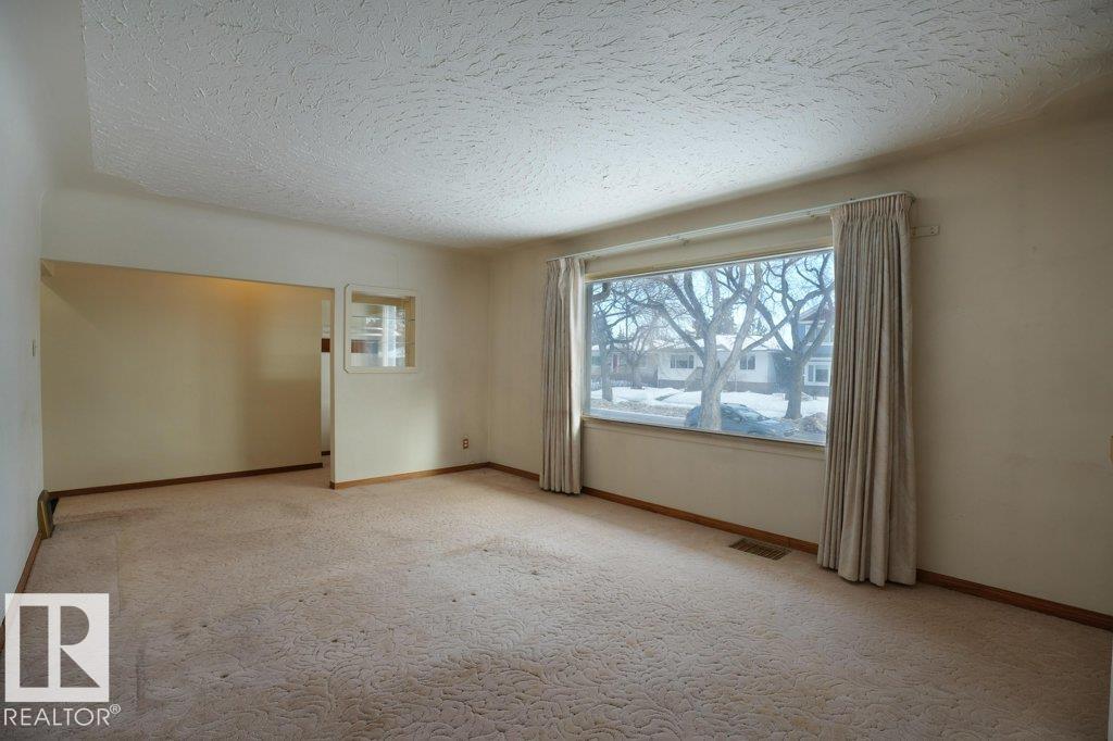 Photo 4 at 11720 135a Street NW, Woodcroft, Edmonton