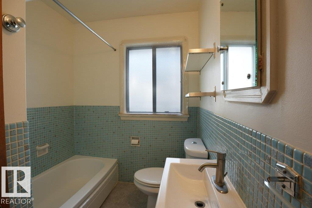 Photo 8 at 11720 135a Street NW, Woodcroft, Edmonton