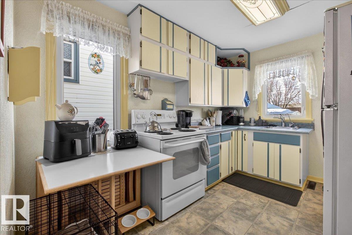 Photo 12 at 11630 71 Street NW, Bellevue, Edmonton