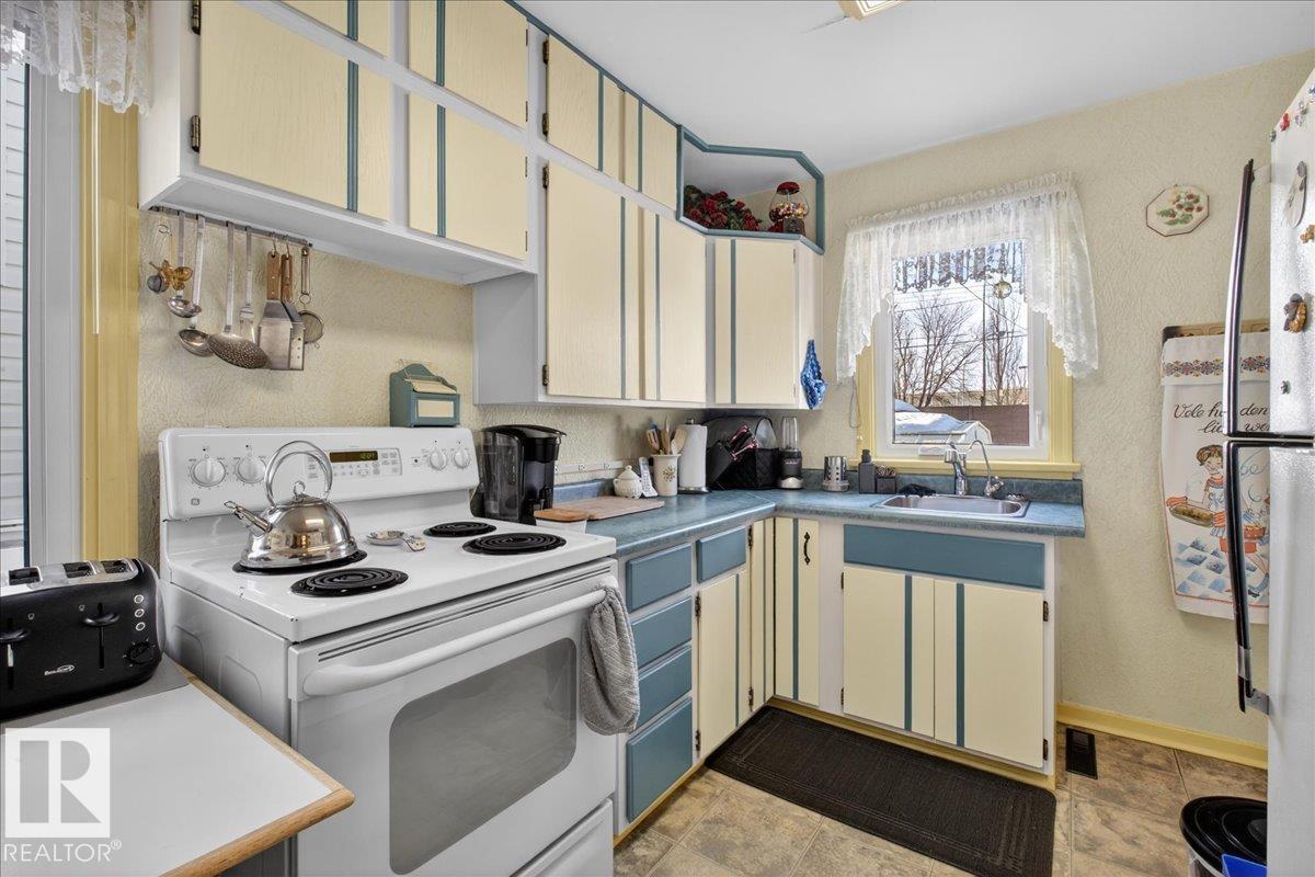 Photo 13 at 11630 71 Street NW, Bellevue, Edmonton