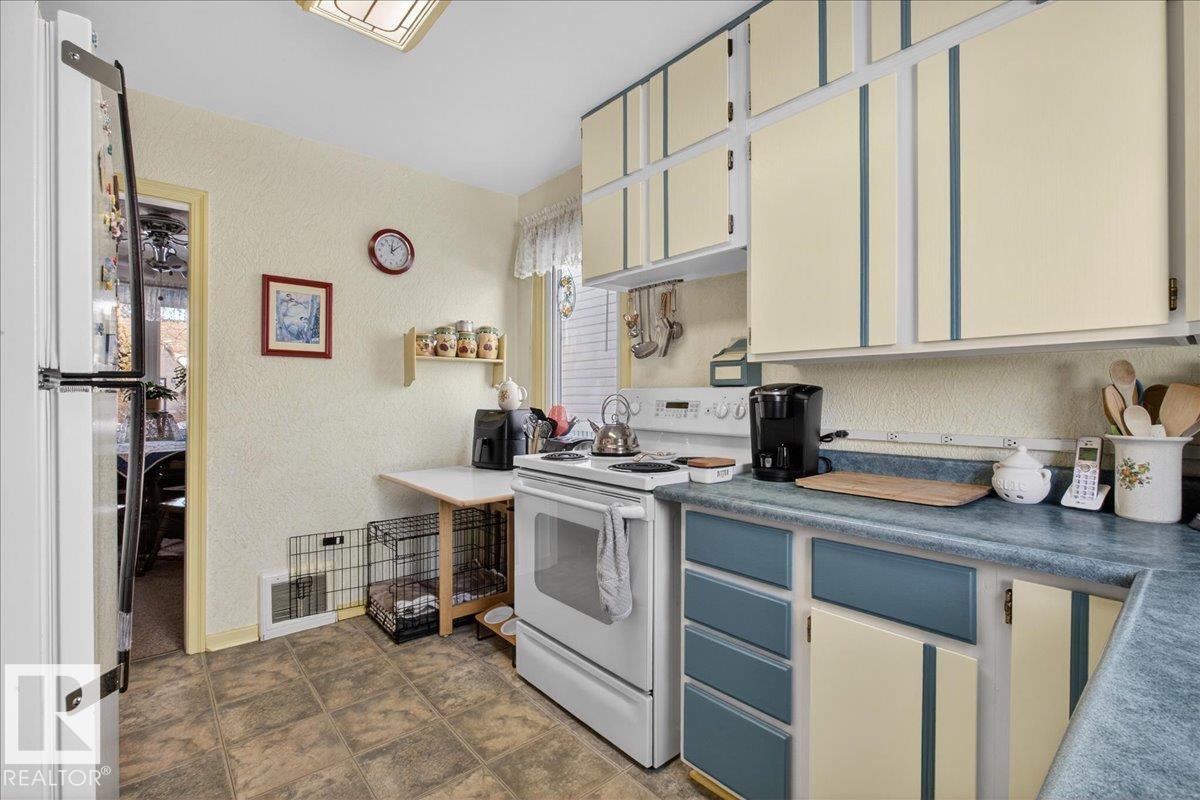 Photo 14 at 11630 71 Street NW, Bellevue, Edmonton