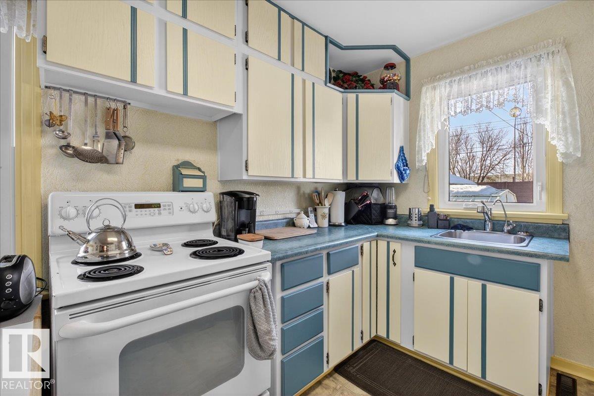 Photo 16 at 11630 71 Street NW, Bellevue, Edmonton