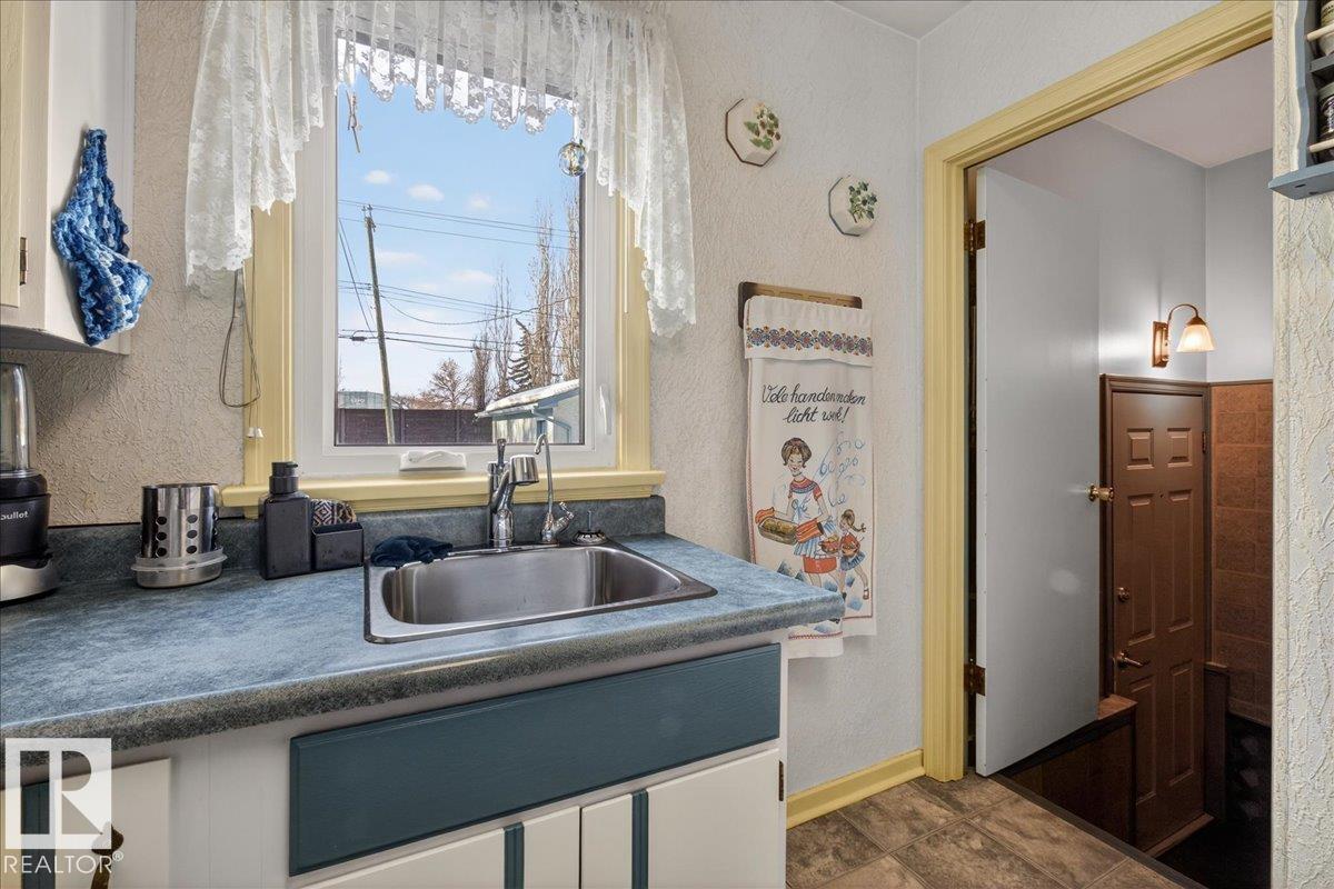 Photo 17 at 11630 71 Street NW, Bellevue, Edmonton