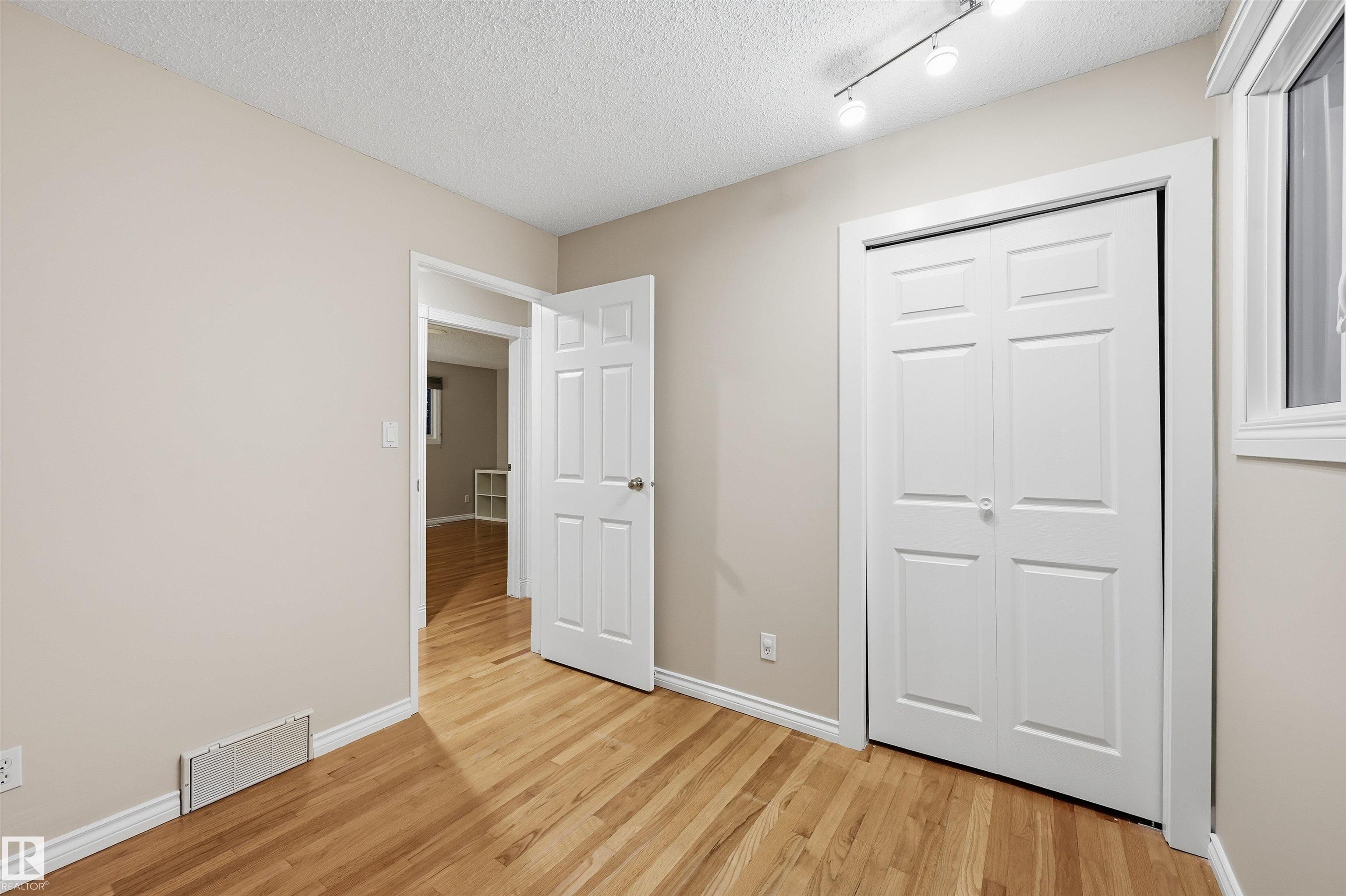 Photo 17 at 16803 93 Street NW, Lago Lindo, Edmonton