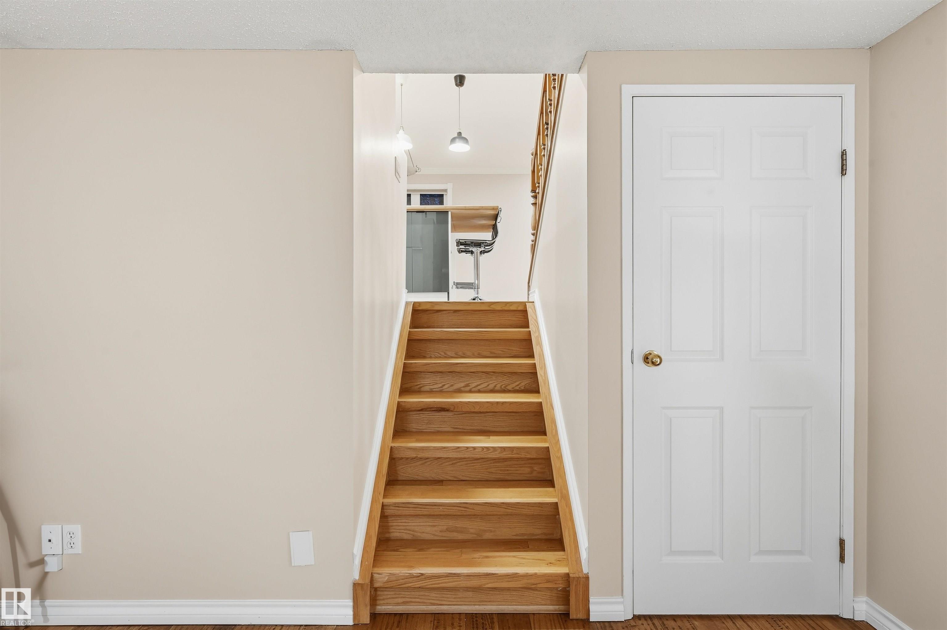 Photo 24 at 16803 93 Street NW, Lago Lindo, Edmonton