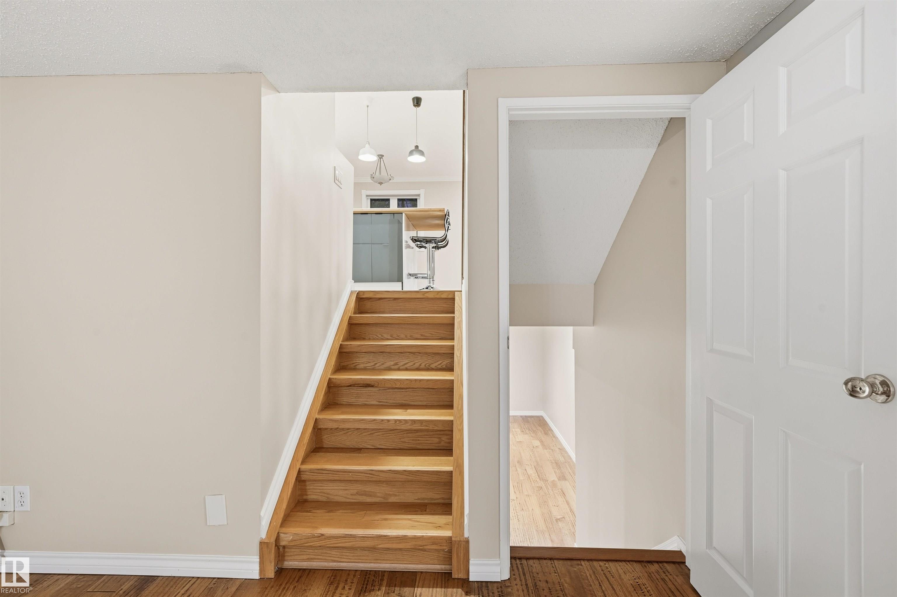 Photo 33 at 16803 93 Street NW, Lago Lindo, Edmonton