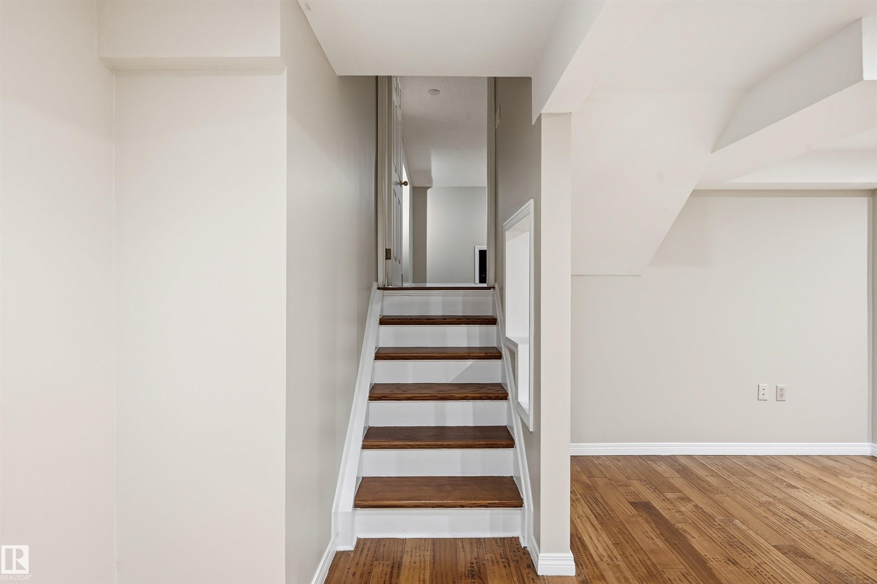 Photo 34 at 16803 93 Street NW, Lago Lindo, Edmonton