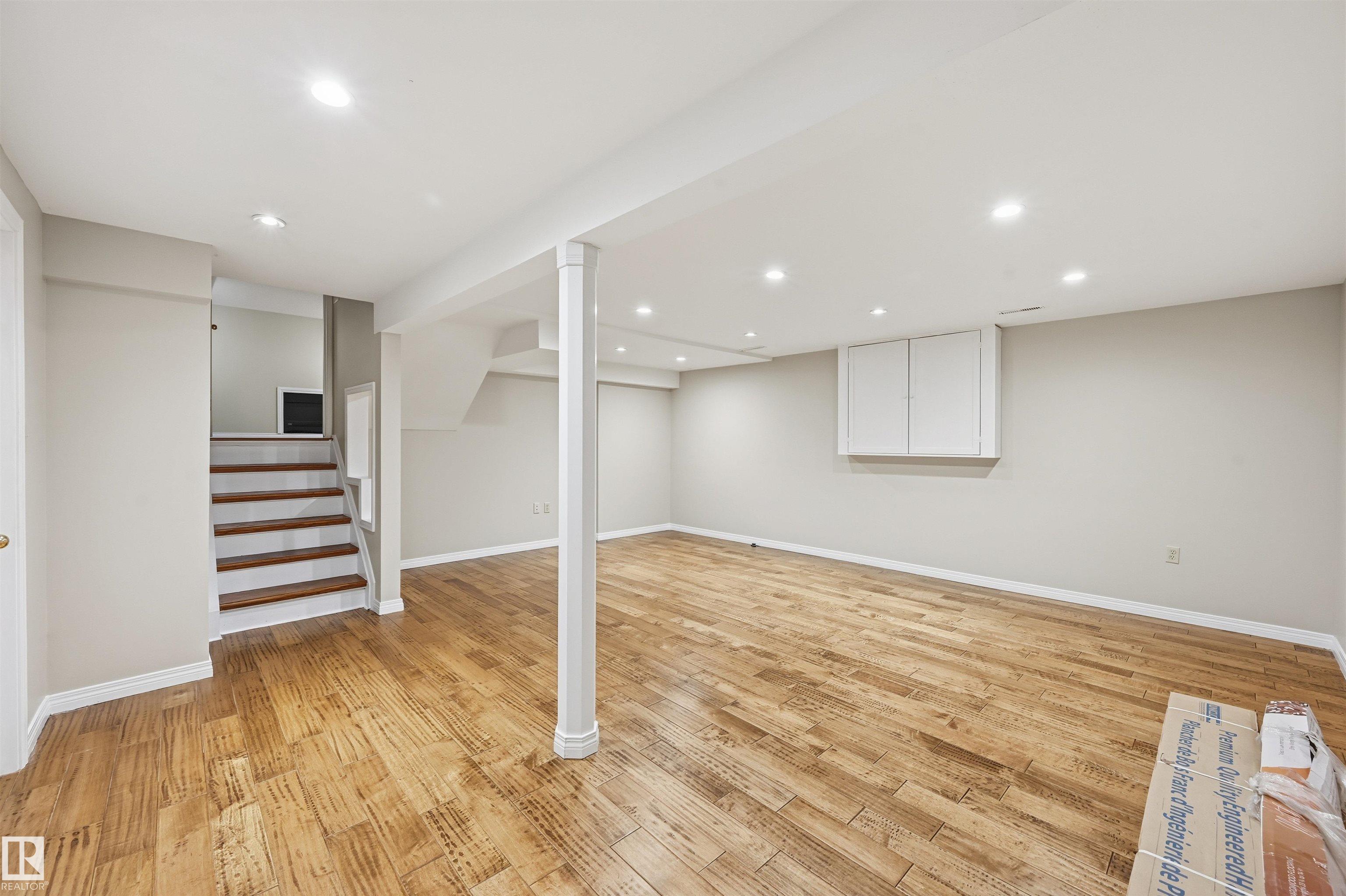 Photo 38 at 16803 93 Street NW, Lago Lindo, Edmonton