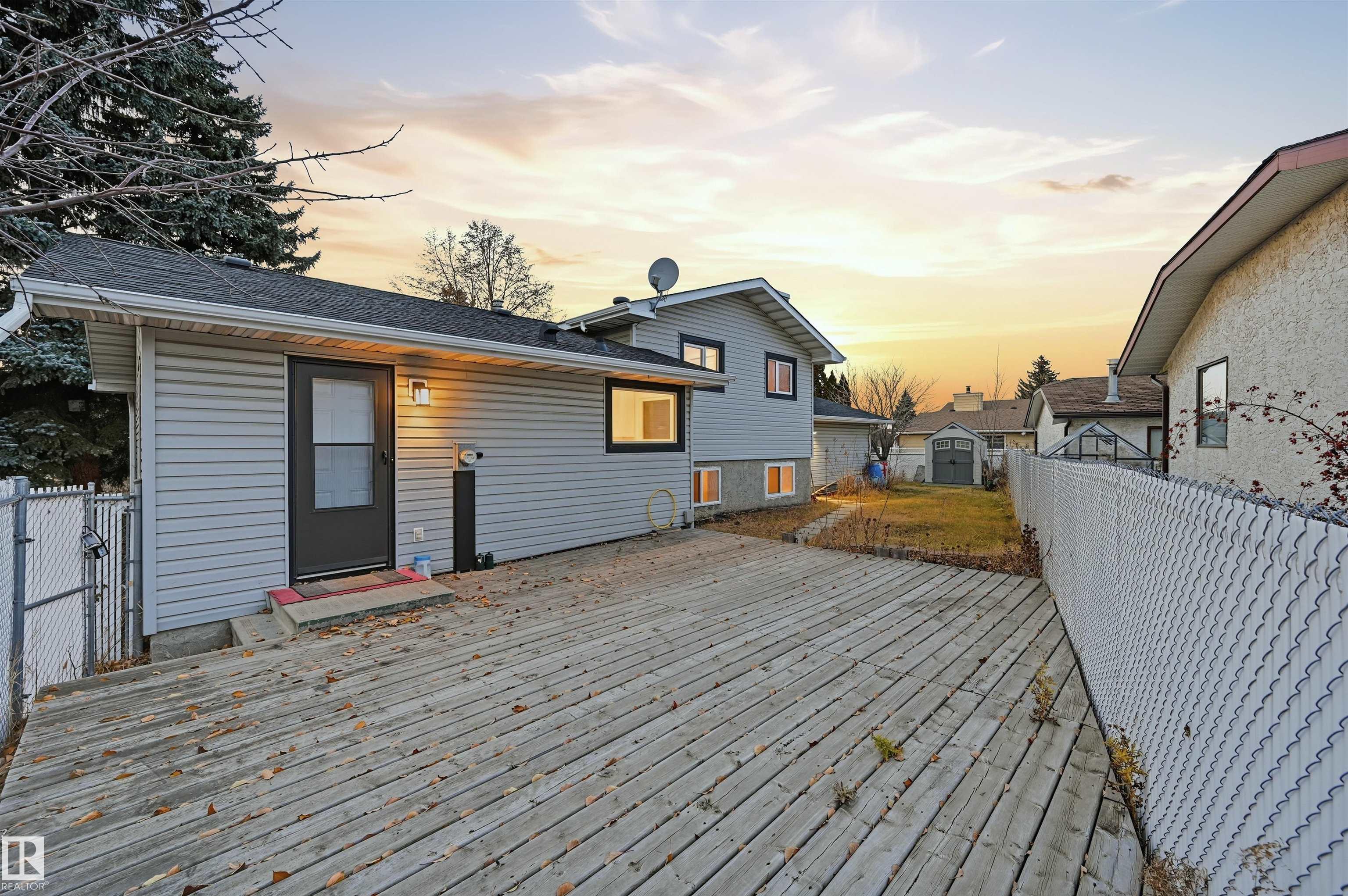 Photo 44 at 16803 93 Street NW, Lago Lindo, Edmonton