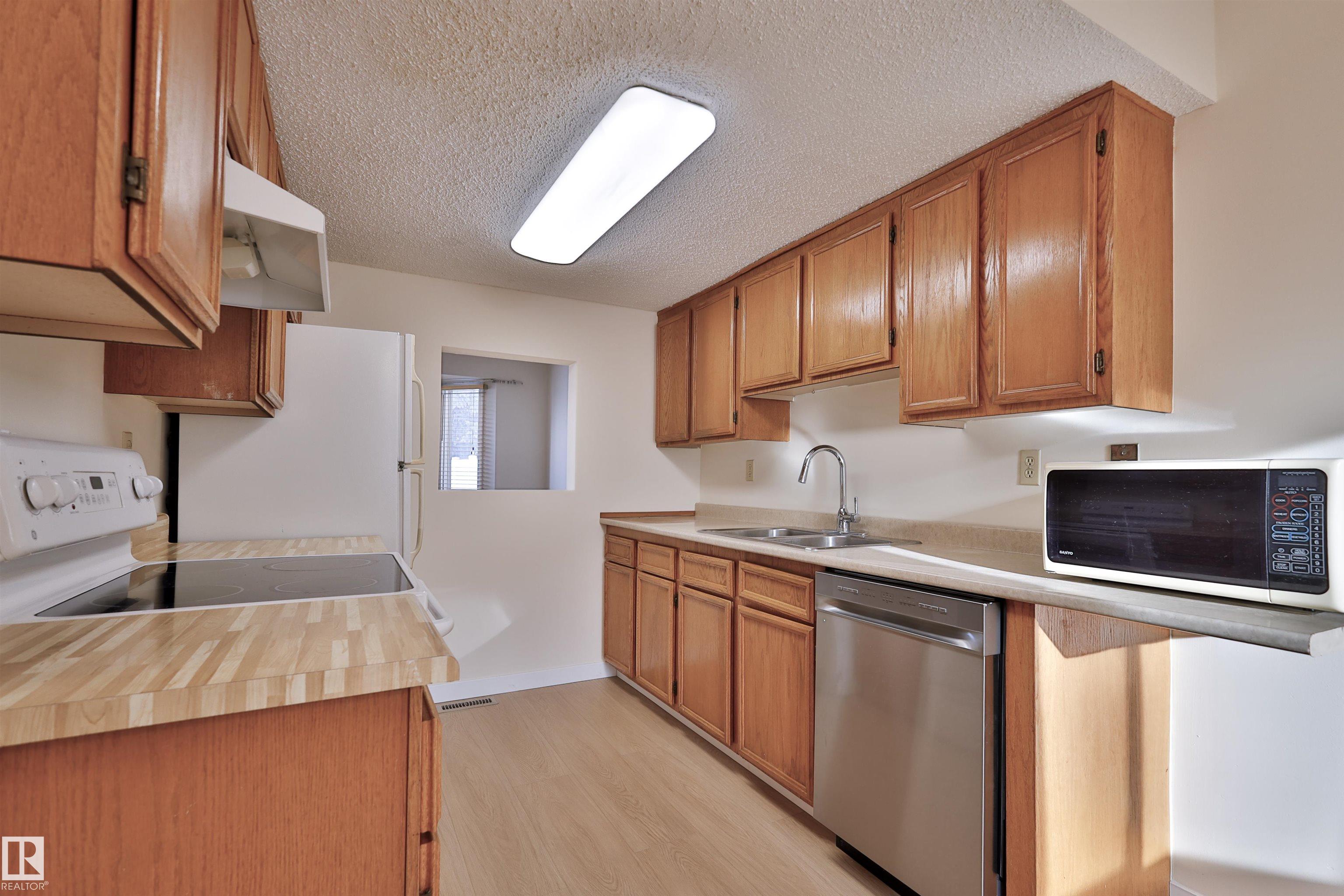 51 - 10453 20 Avenue NW, Keheewin, Edmonton photo number 2