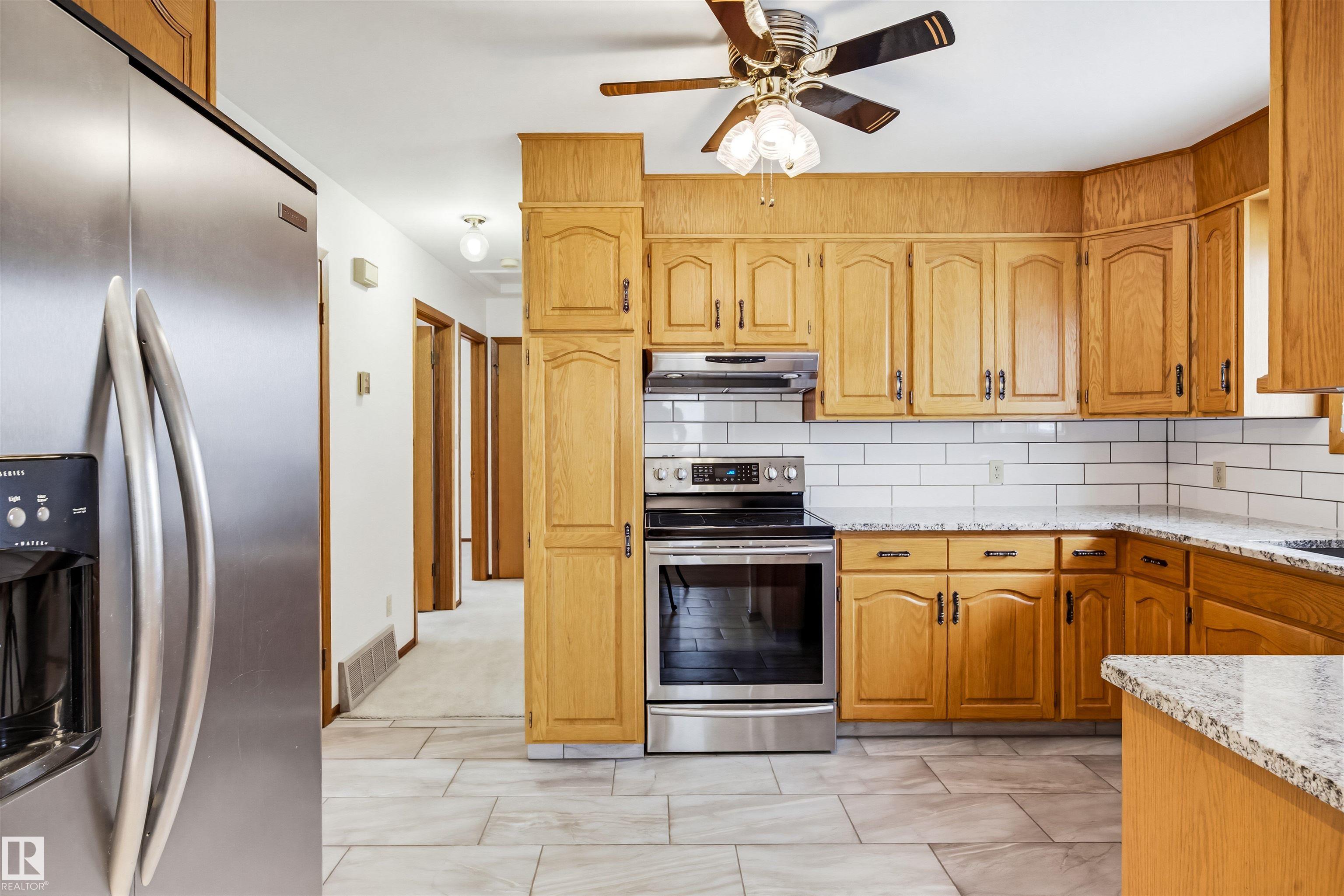 Photo 9 at 9616 154 Street NW, West Jasper Place, Edmonton