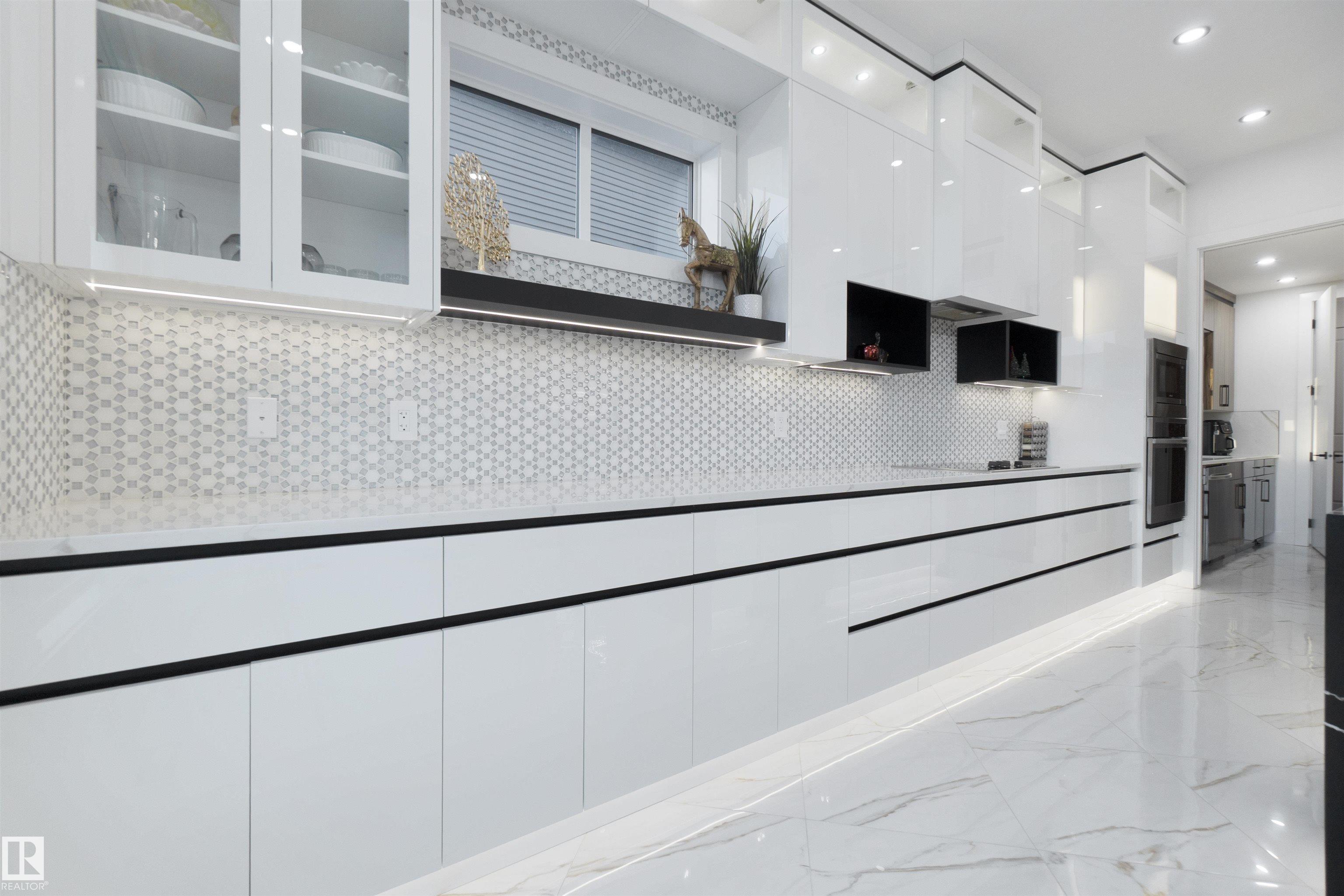 Photo 18 at 3904 Ginsburg Crescent NW, Granville, Edmonton