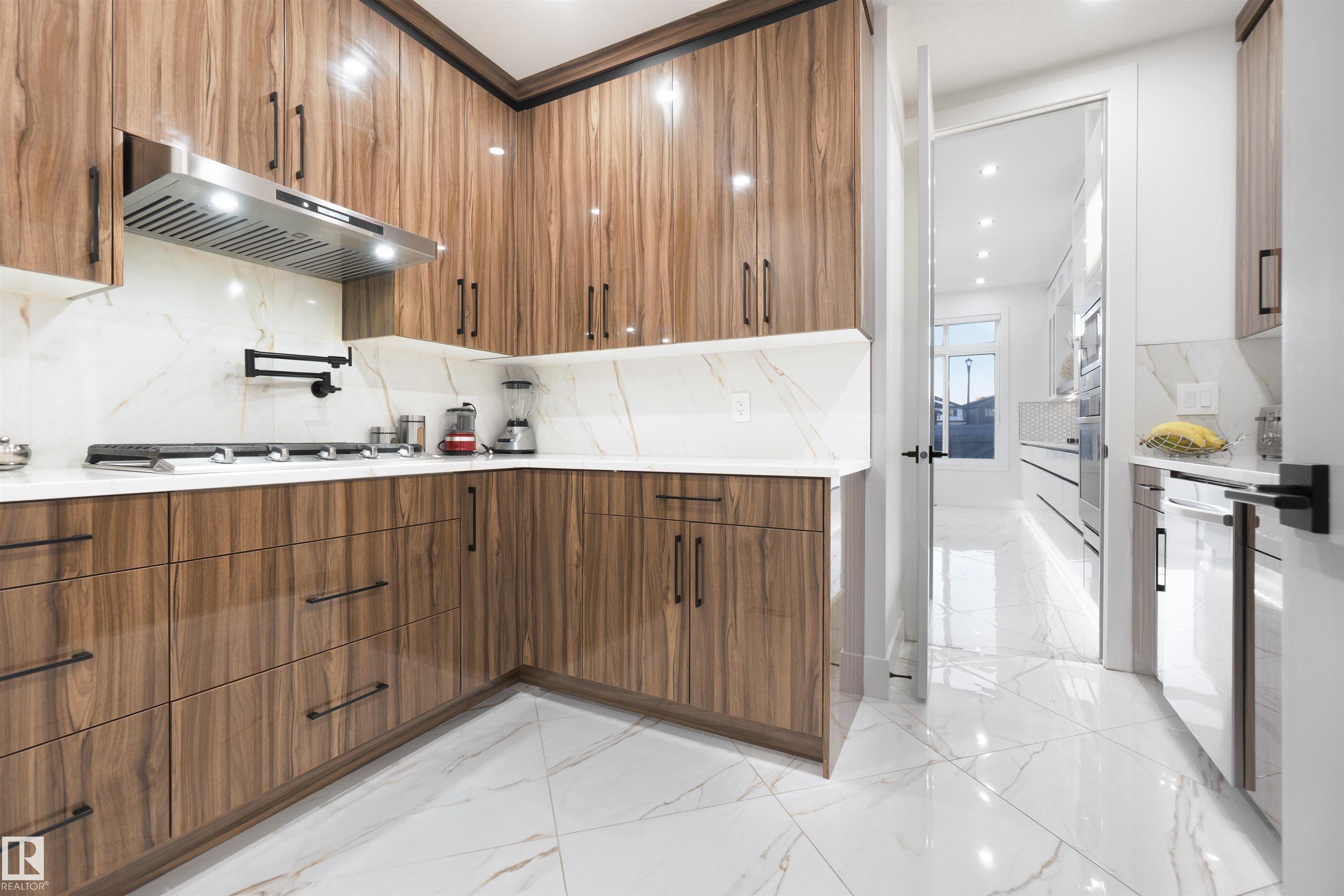 Photo 22 at 3904 Ginsburg Crescent NW, Granville, Edmonton