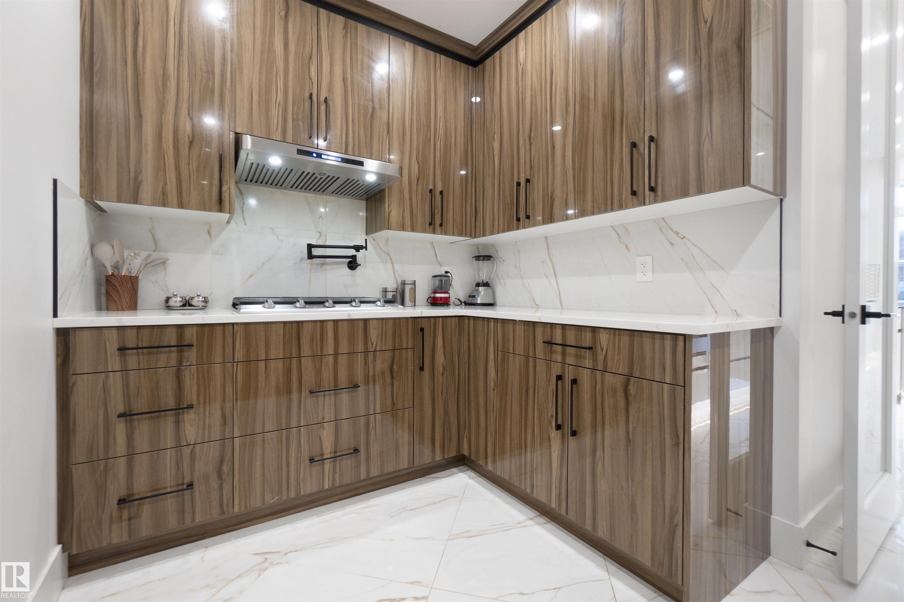 Photo 23 at 3904 Ginsburg Crescent NW, Granville, Edmonton