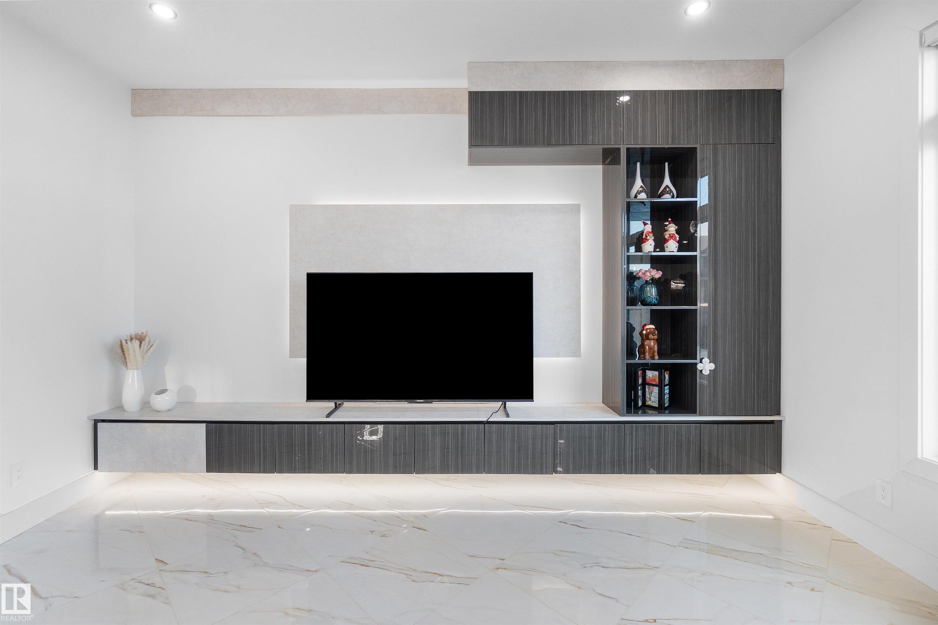 Photo 28 at 3904 Ginsburg Crescent NW, Granville, Edmonton